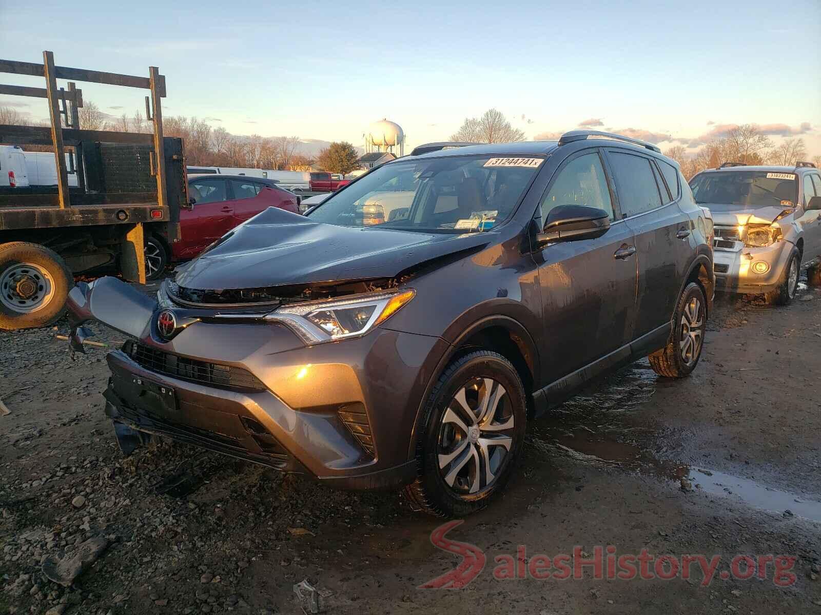 JTMBFREV7JJ224586 2018 TOYOTA RAV4