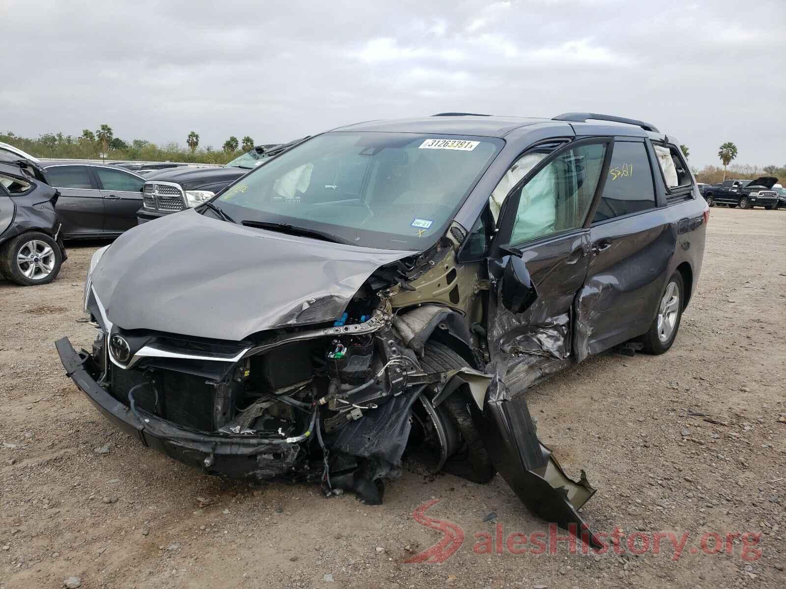 5TDKZ3DC5JS903151 2018 TOYOTA SIENNA