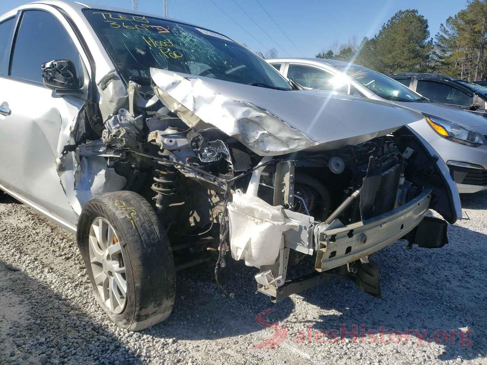 3N1CN7AP3JL824889 2018 NISSAN VERSA