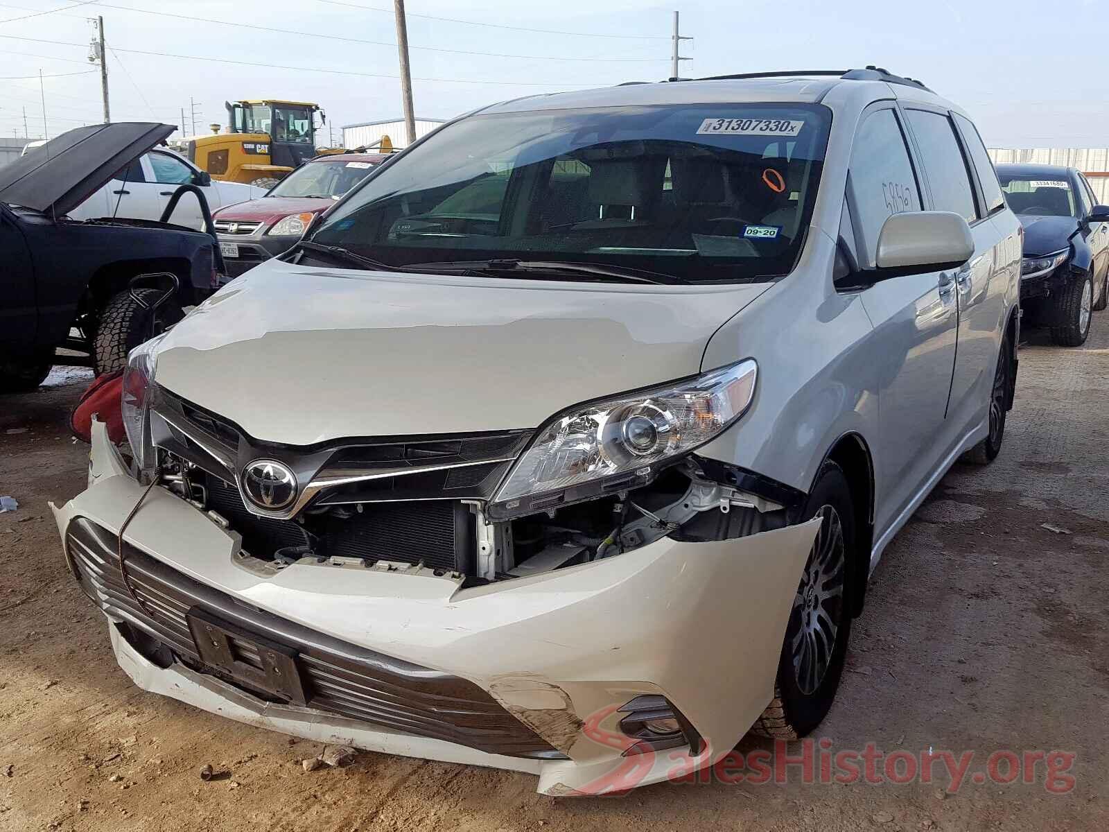 5TDYZ3DC1JS956813 2018 TOYOTA SIENNA