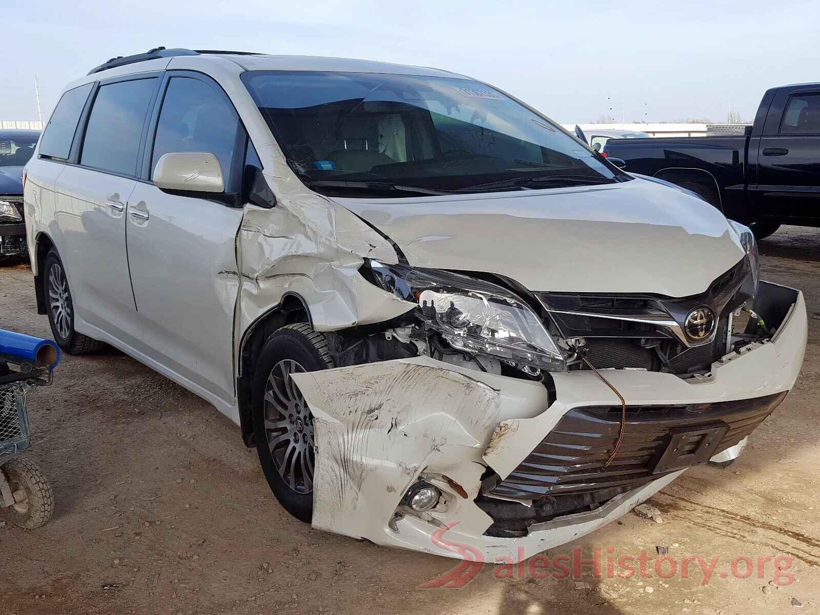 5TDYZ3DC1JS956813 2018 TOYOTA SIENNA