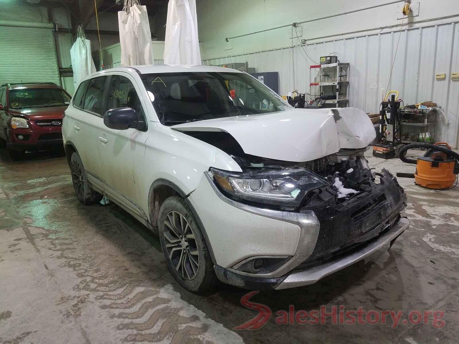 JA4AZ3A35JZ066992 2018 MITSUBISHI OUTLANDER