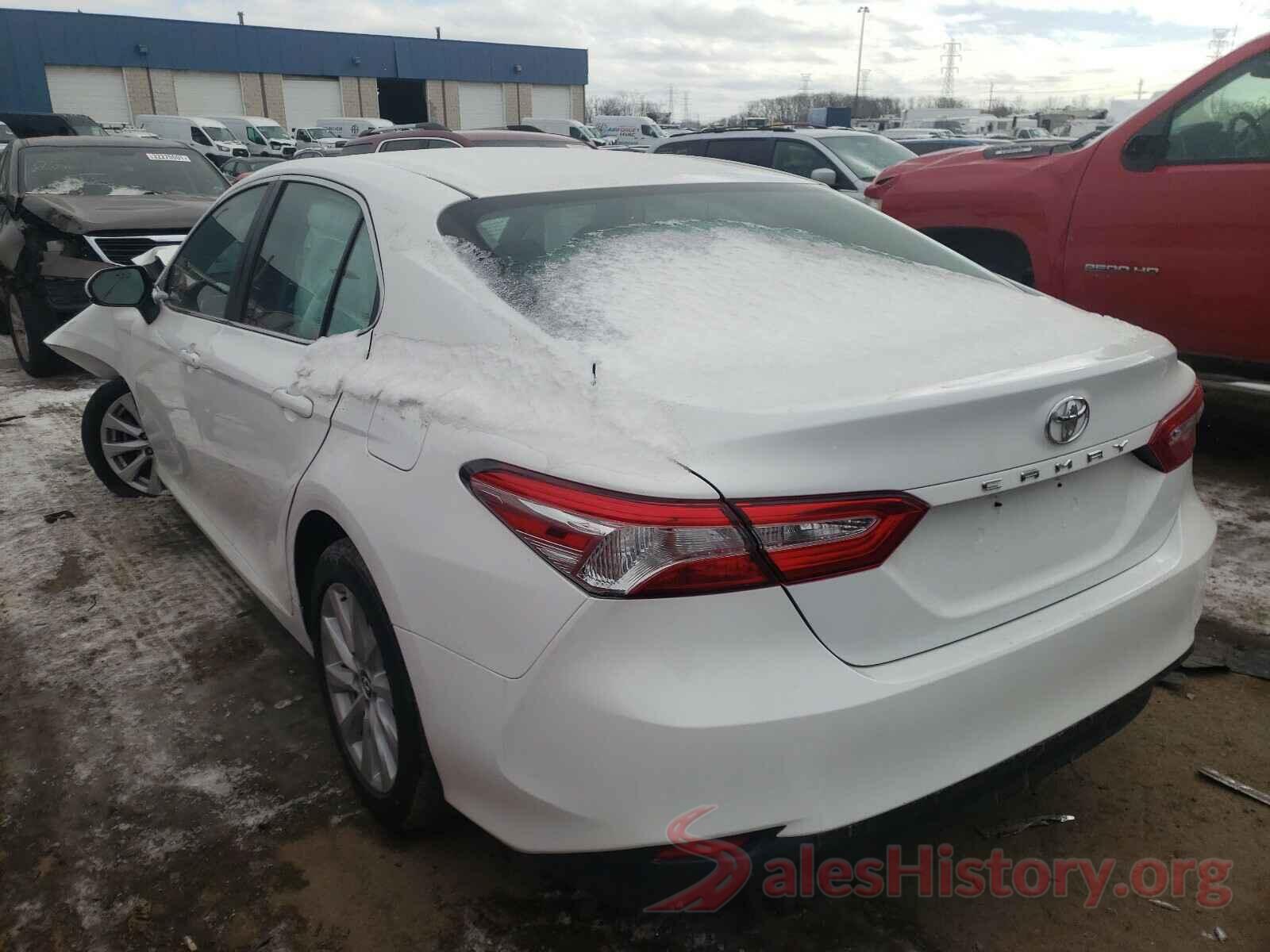 4T1B11HK0JU138600 2018 TOYOTA CAMRY