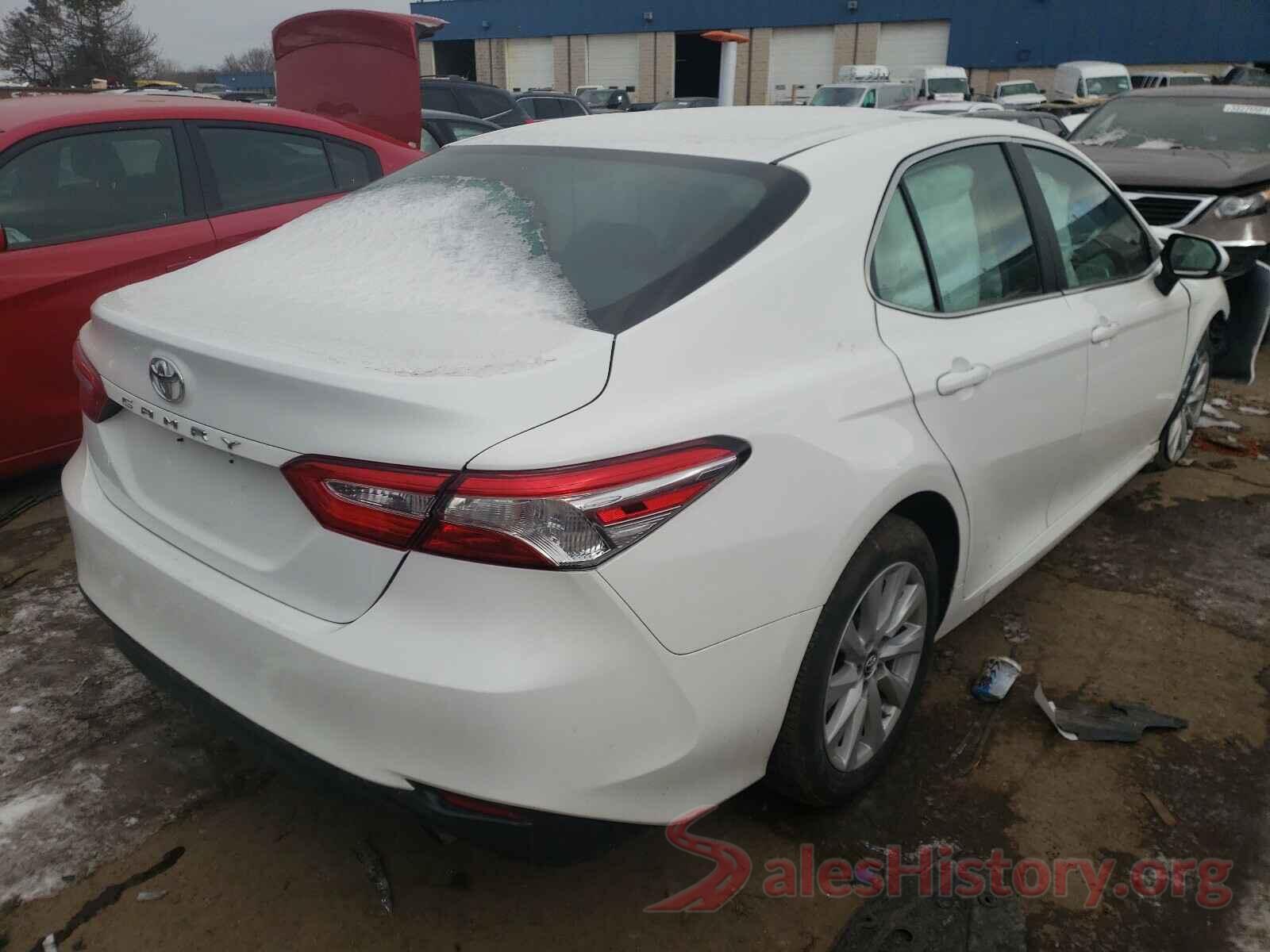 4T1B11HK0JU138600 2018 TOYOTA CAMRY