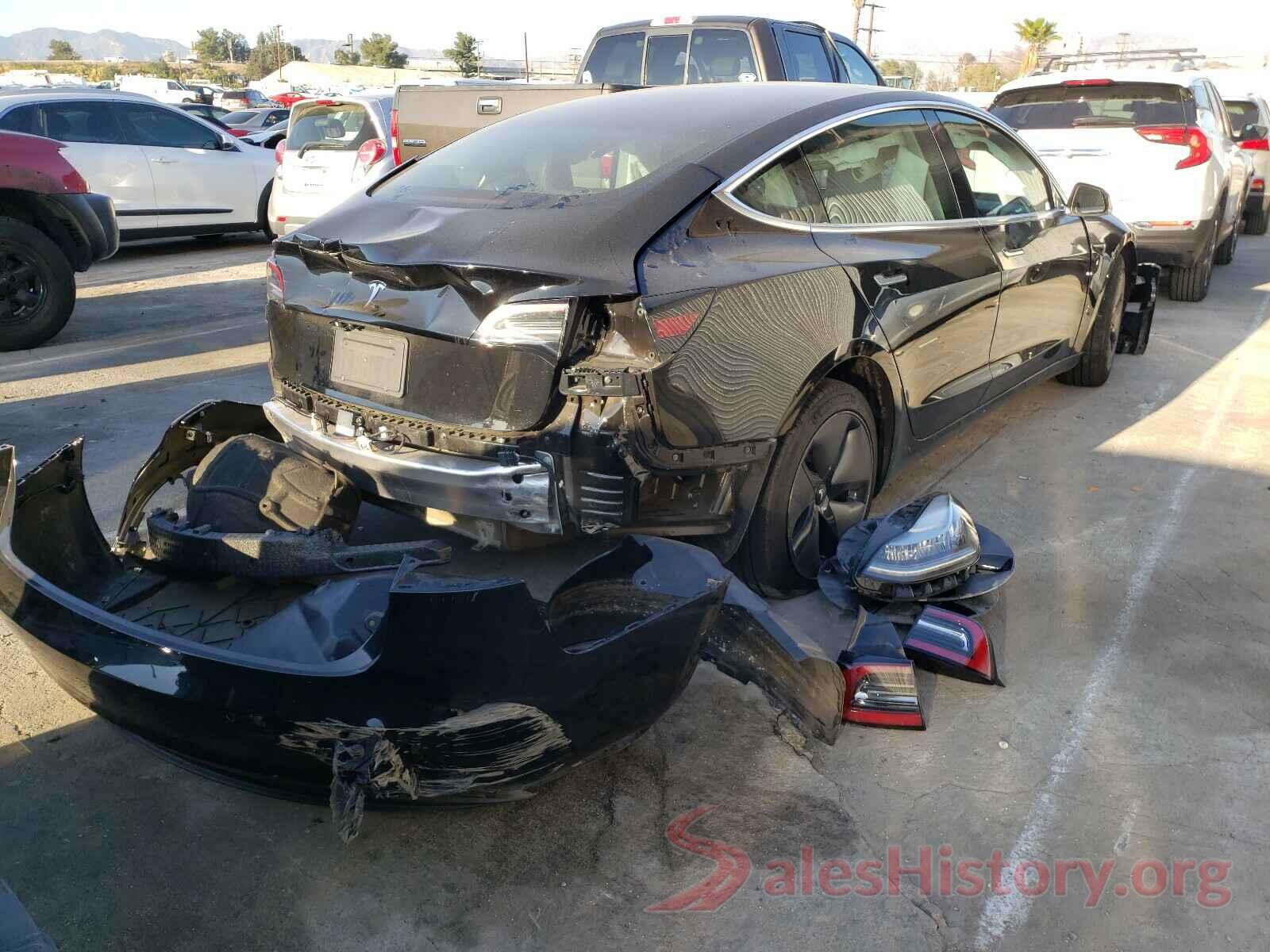 5YJ3E1EAXKF398568 2019 TESLA MODEL 3