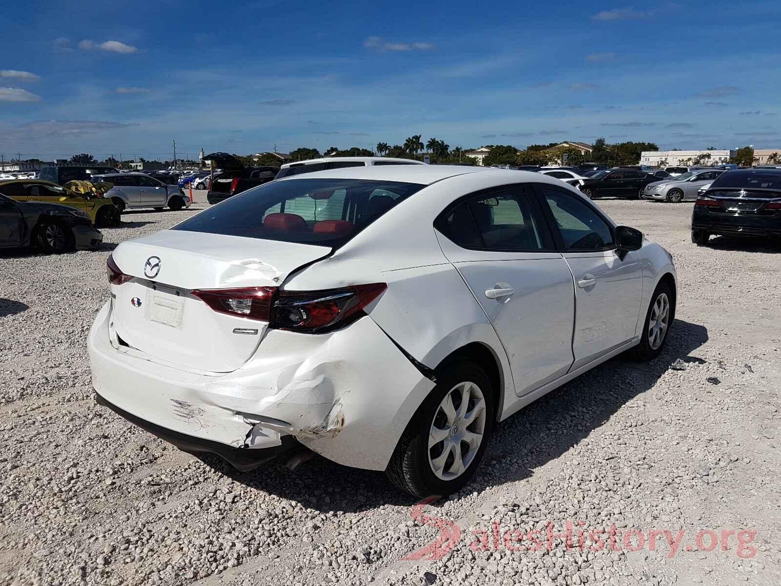 3MZBN1U77JM223638 2018 MAZDA 3