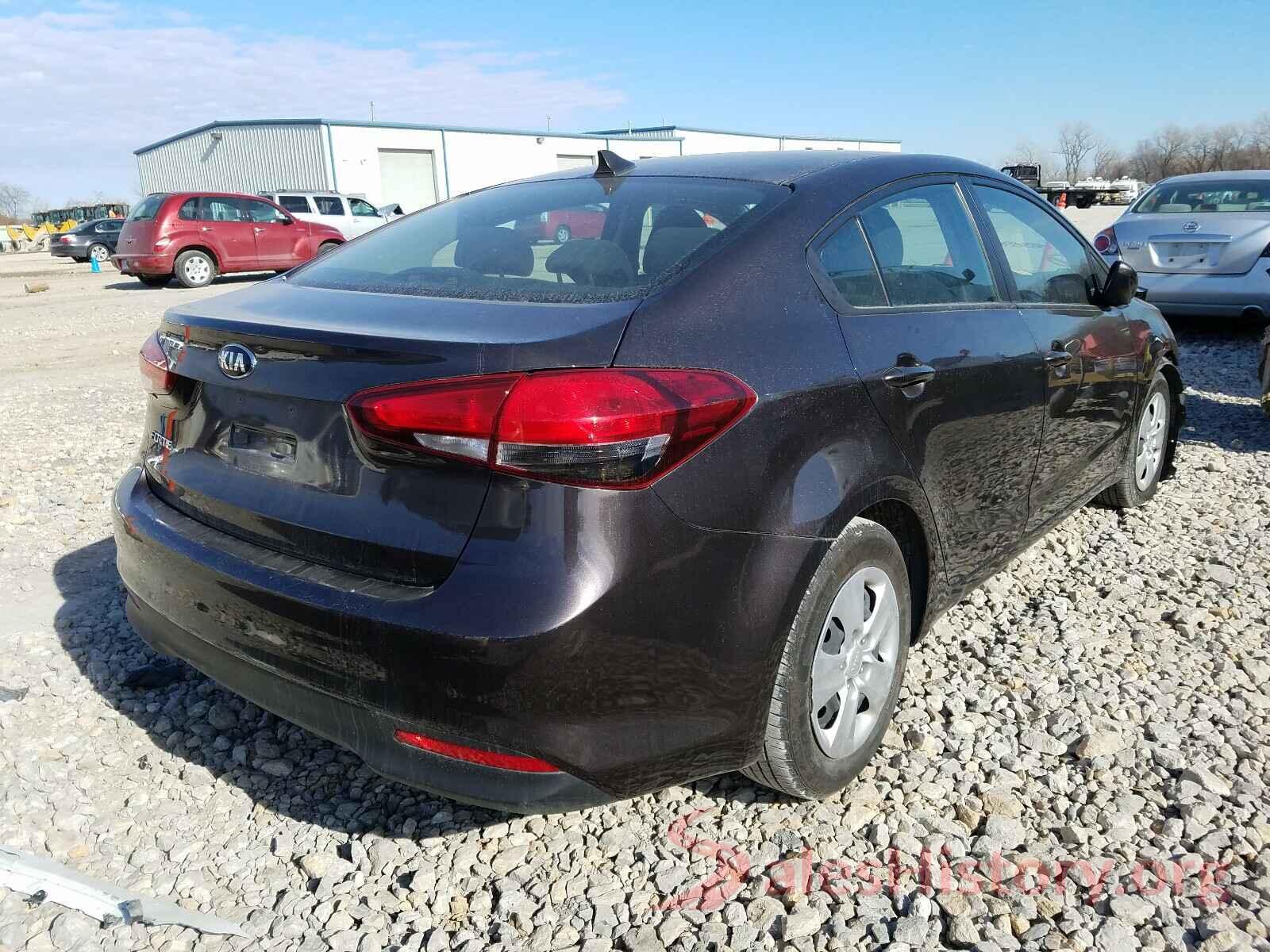 3KPFK4A7XHE083690 2017 KIA FORTE