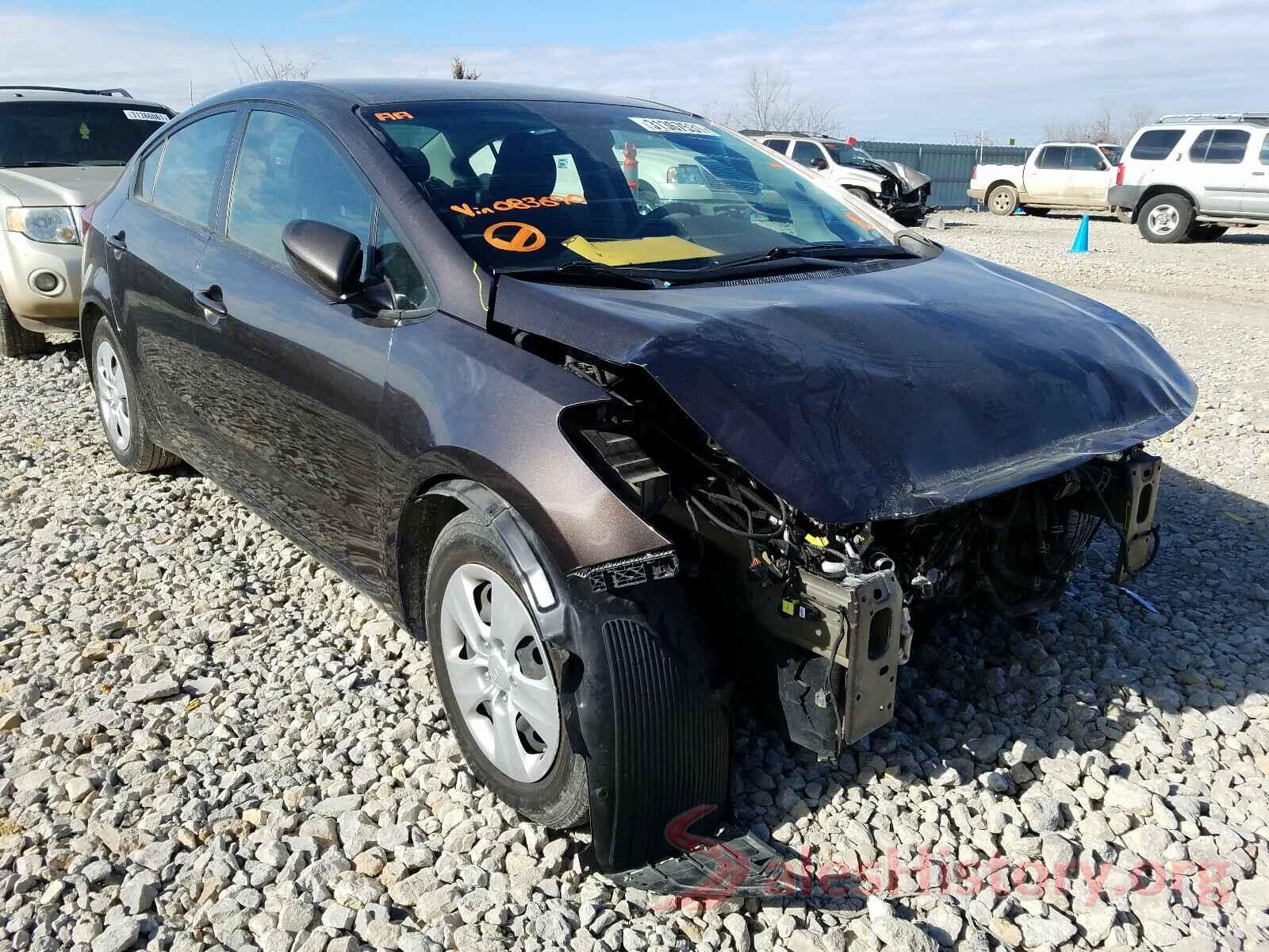 3KPFK4A7XHE083690 2017 KIA FORTE