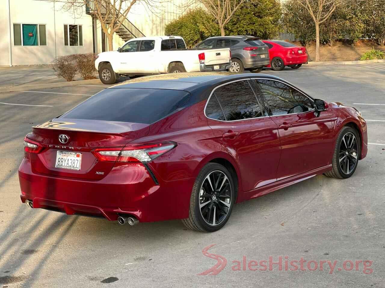 4T1B61HK2JU574608 2018 TOYOTA CAMRY