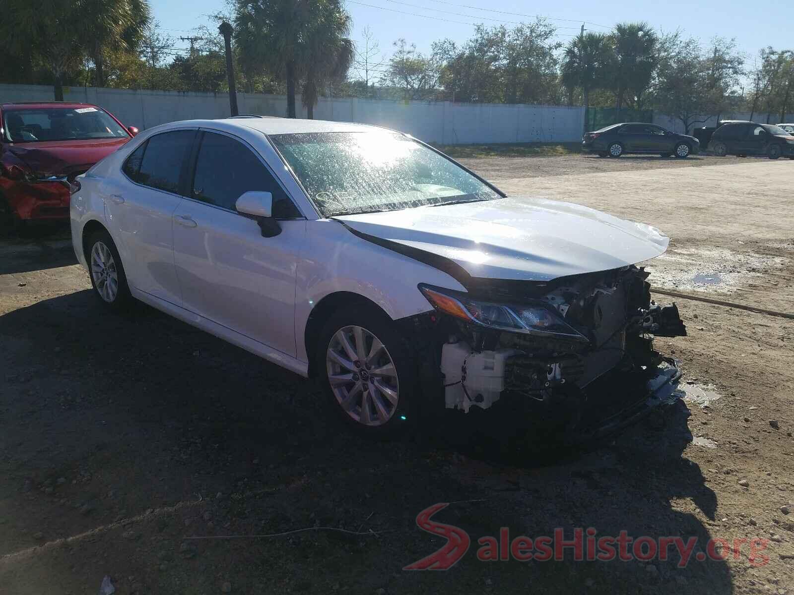 4T1B11HK6JU141159 2018 TOYOTA CAMRY