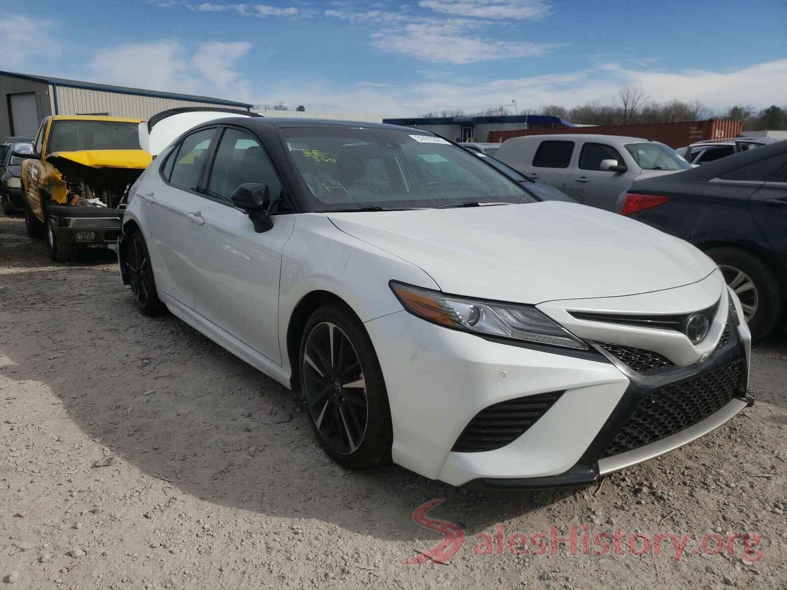 4T1B61HK2JU088414 2018 TOYOTA CAMRY