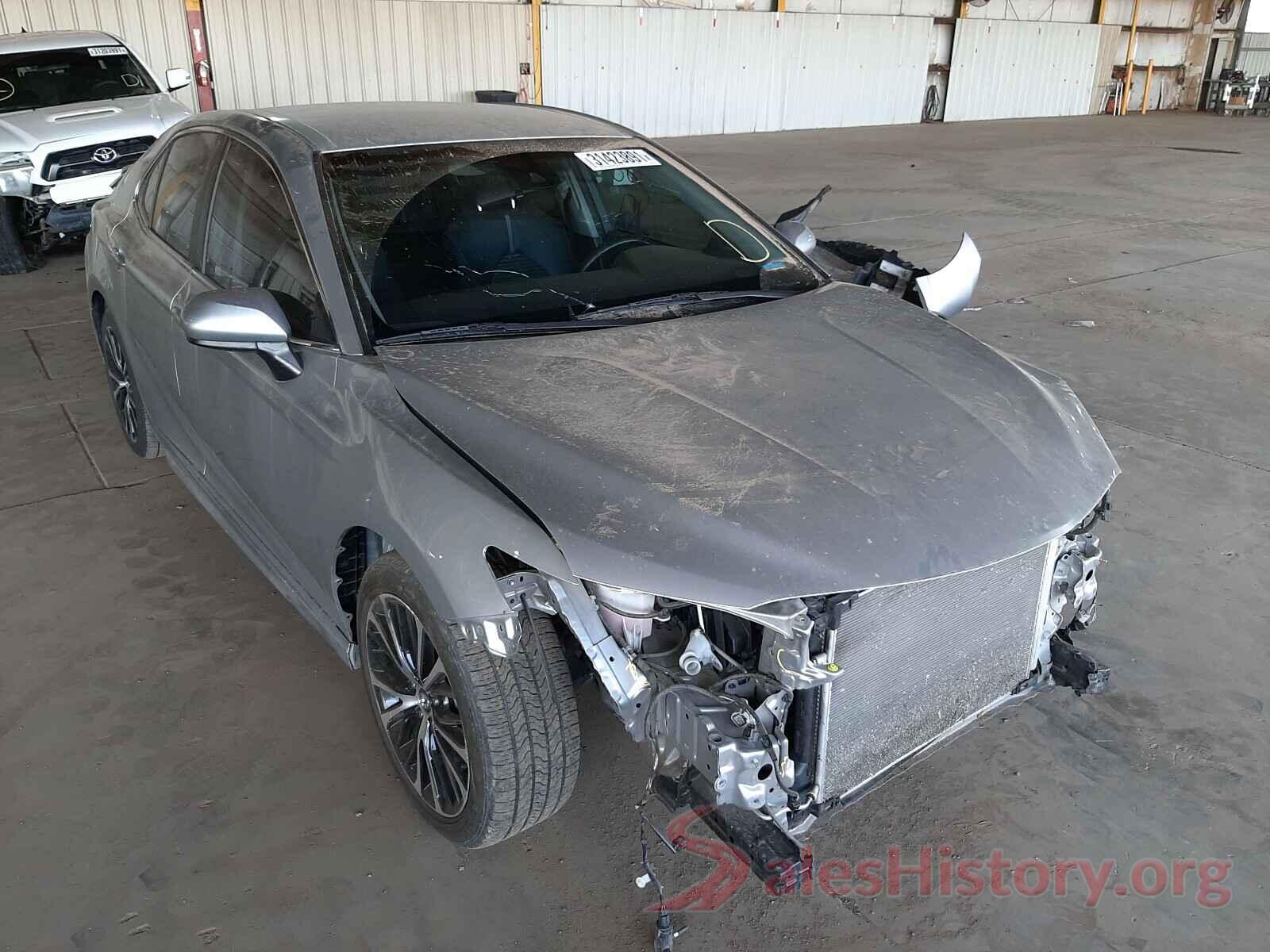 4T1B11HK4JU551765 2018 TOYOTA CAMRY