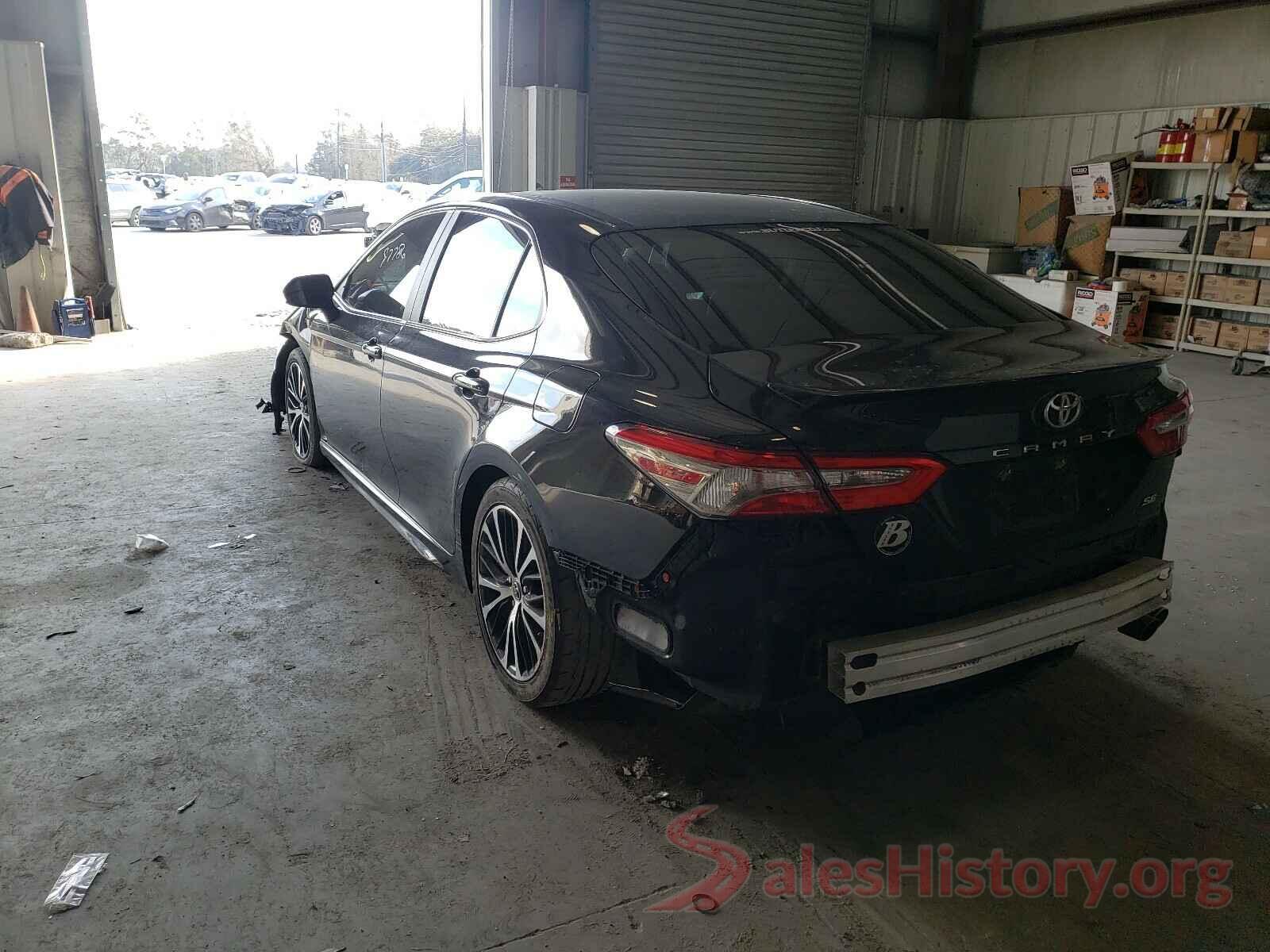 4T1B11HK5JU090012 2018 TOYOTA CAMRY