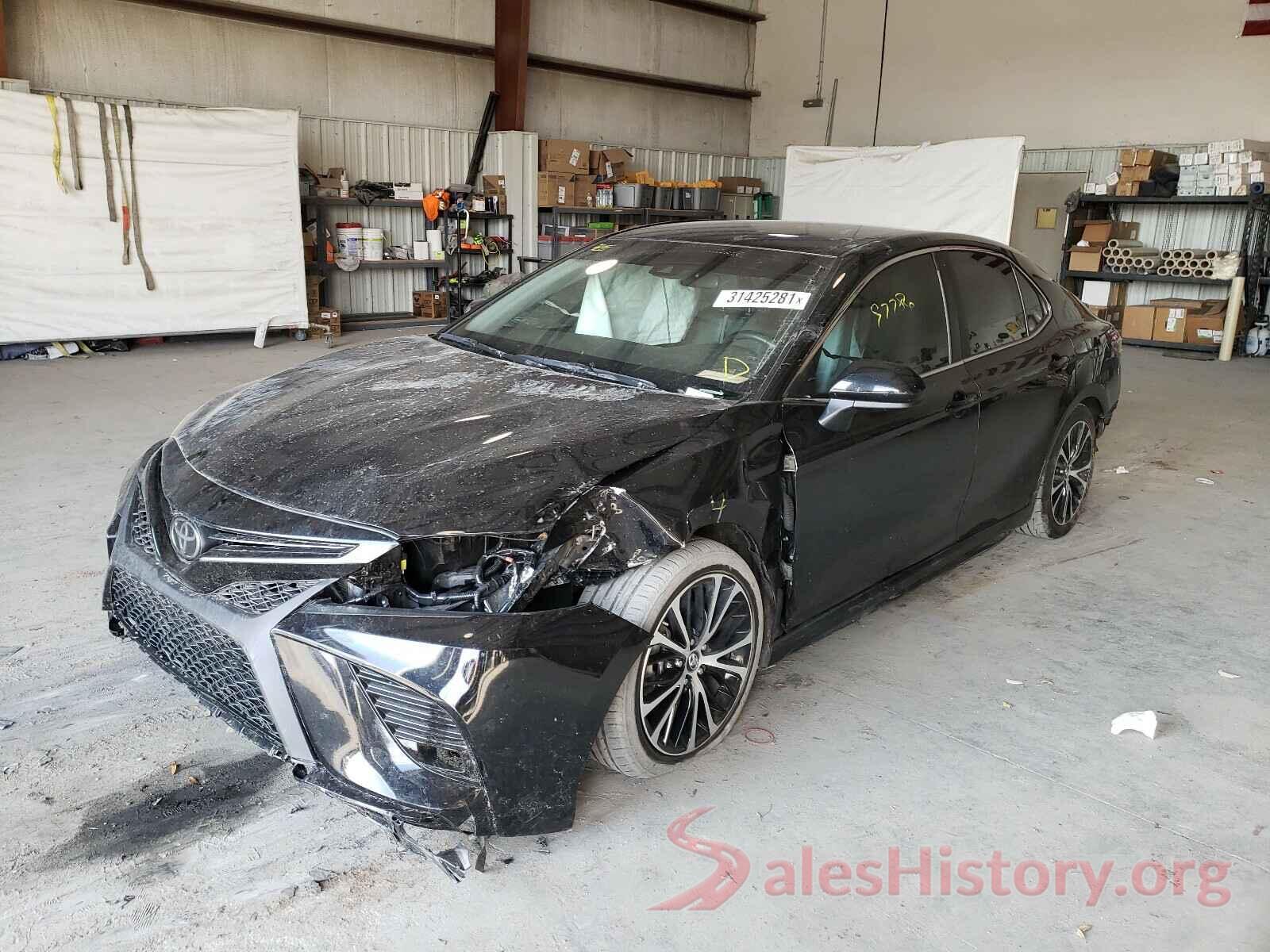 4T1B11HK5JU090012 2018 TOYOTA CAMRY