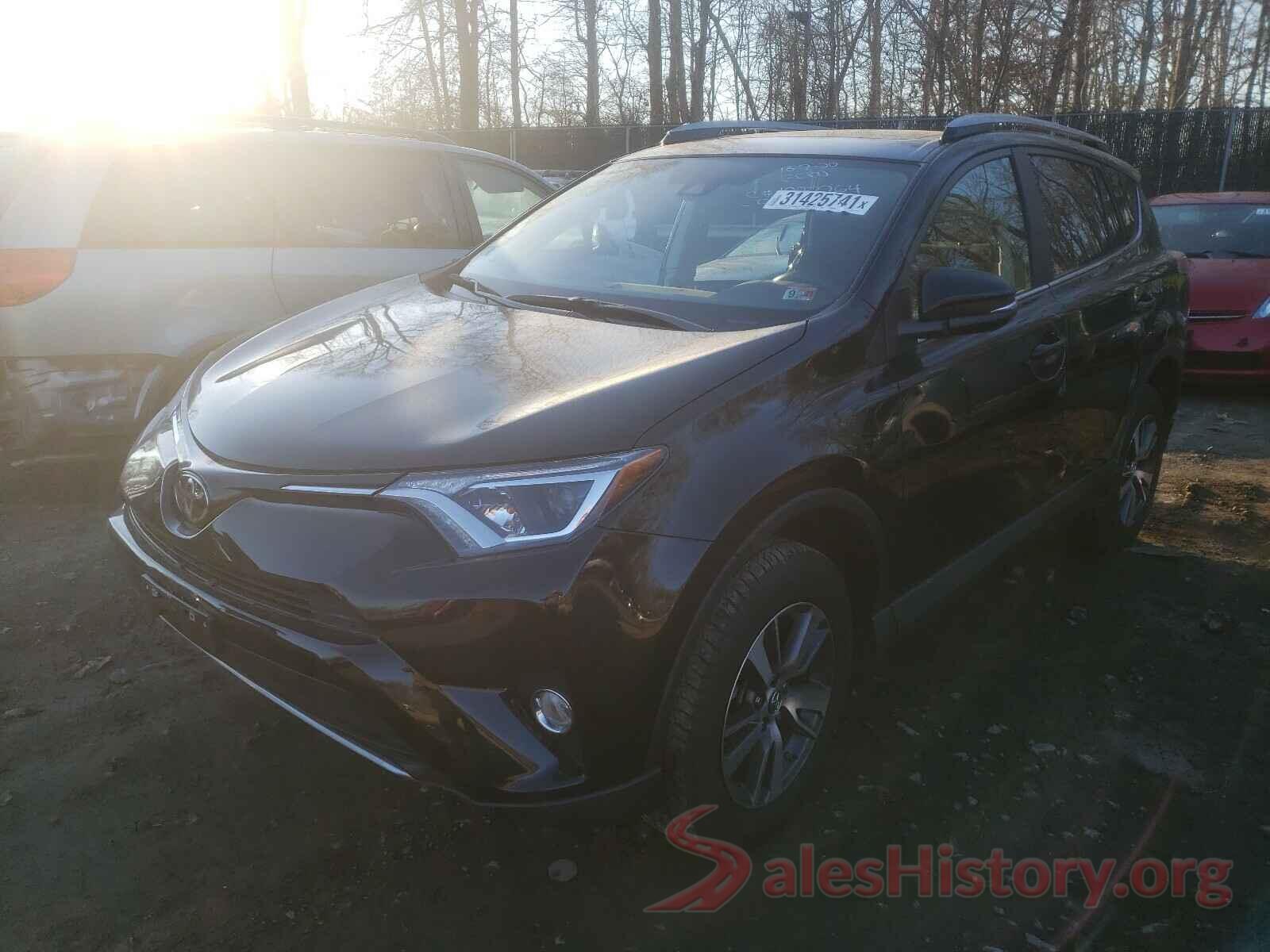 2T3RFREV1JW857942 2018 TOYOTA RAV4