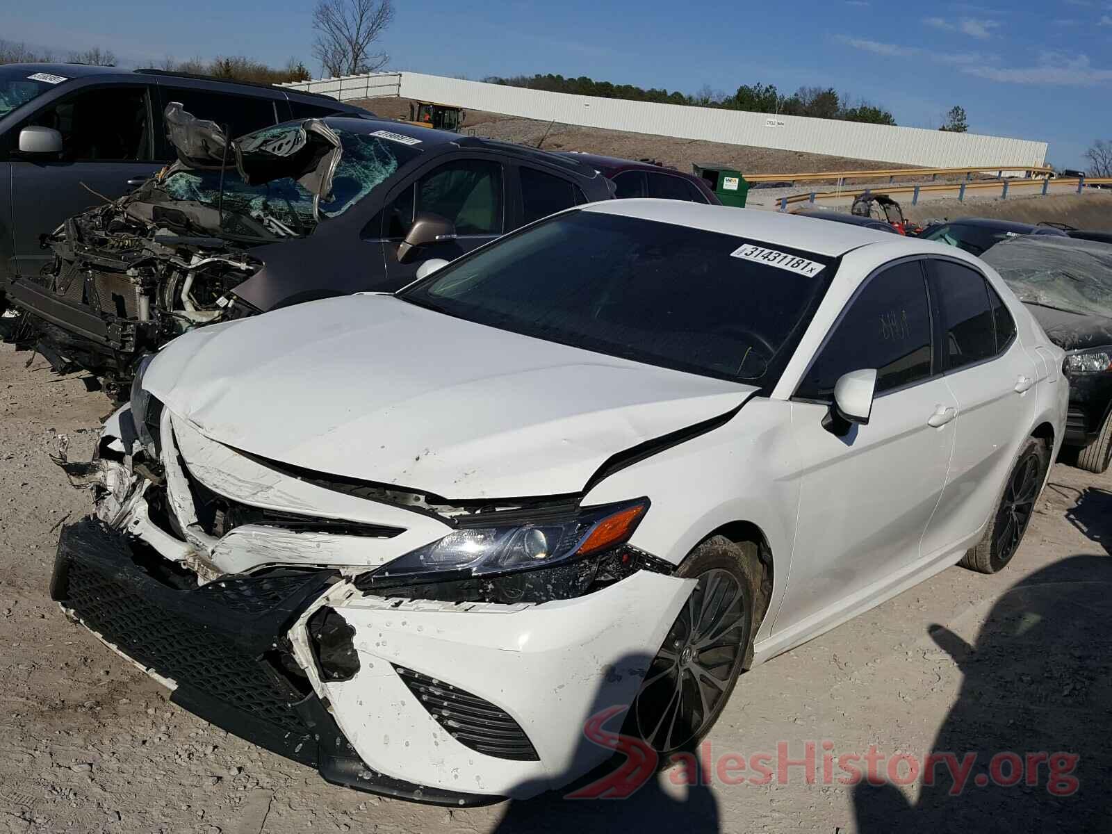 4T1B11HK3JU597040 2018 TOYOTA CAMRY