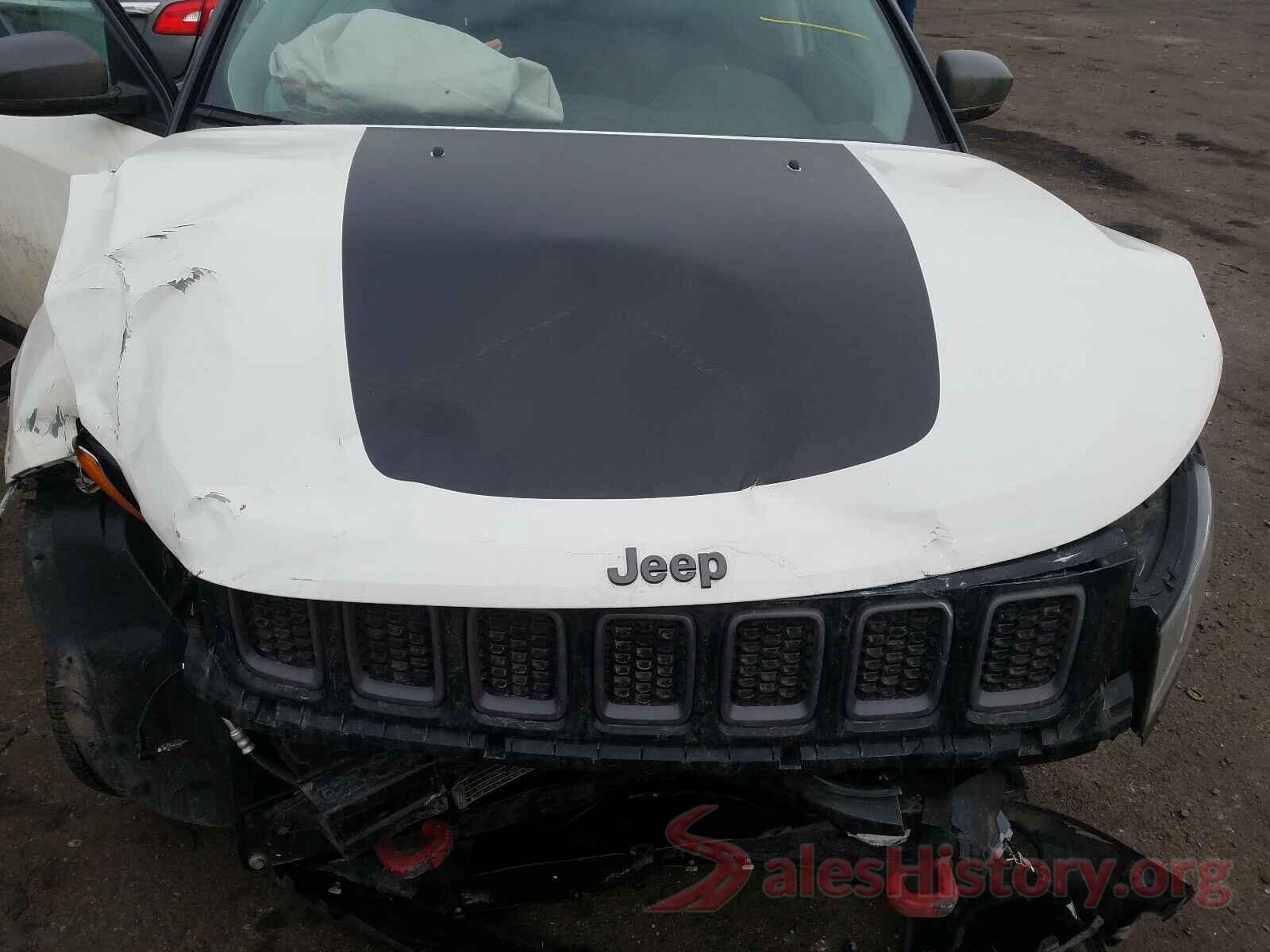 3C4NJDDB8KT805529 2019 JEEP COMPASS