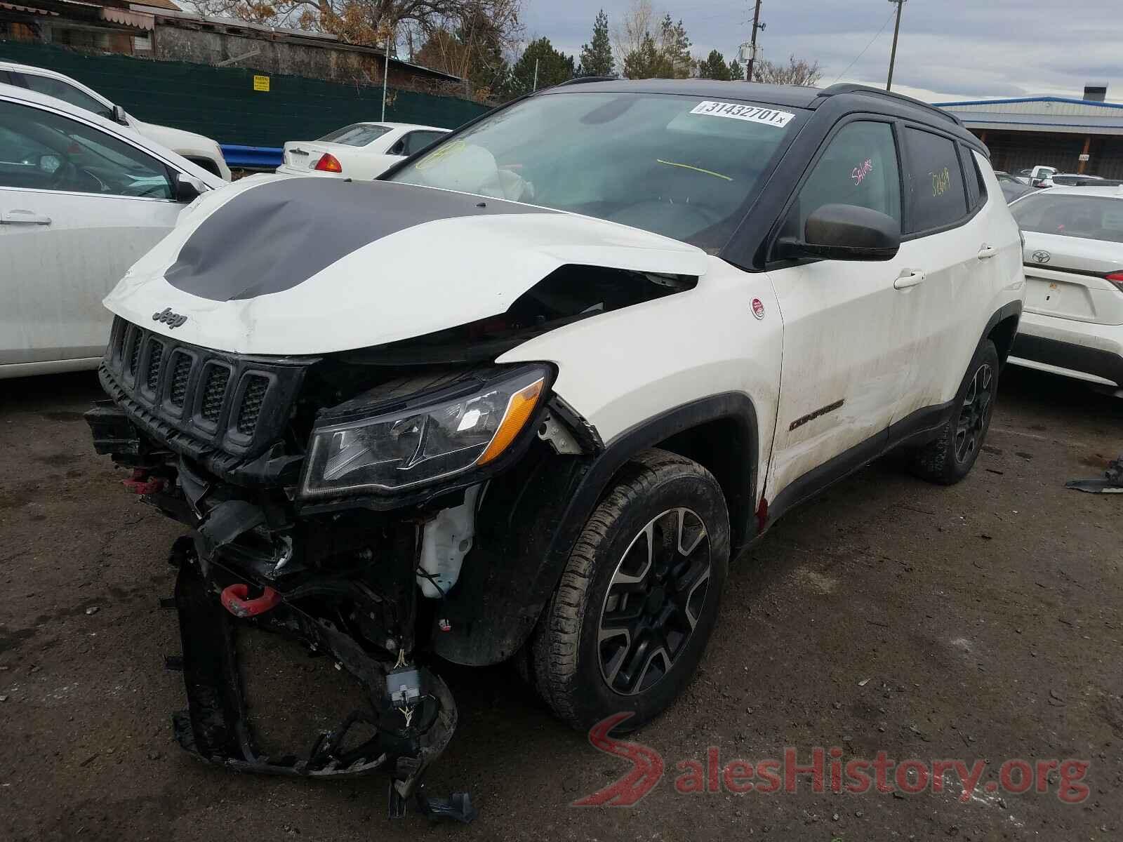 3C4NJDDB8KT805529 2019 JEEP COMPASS