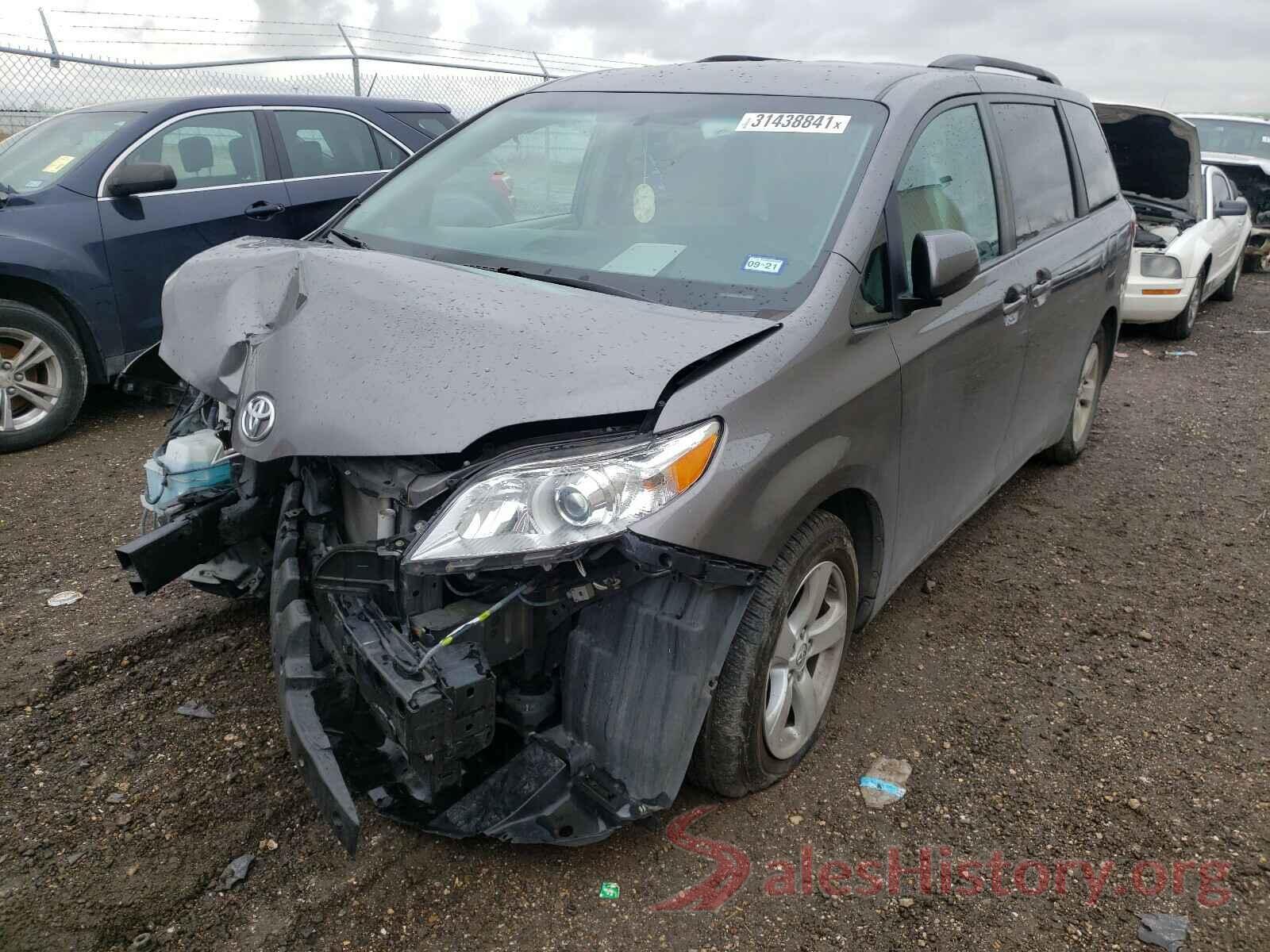 5TDKZ3DC0HS865564 2017 TOYOTA SIENNA