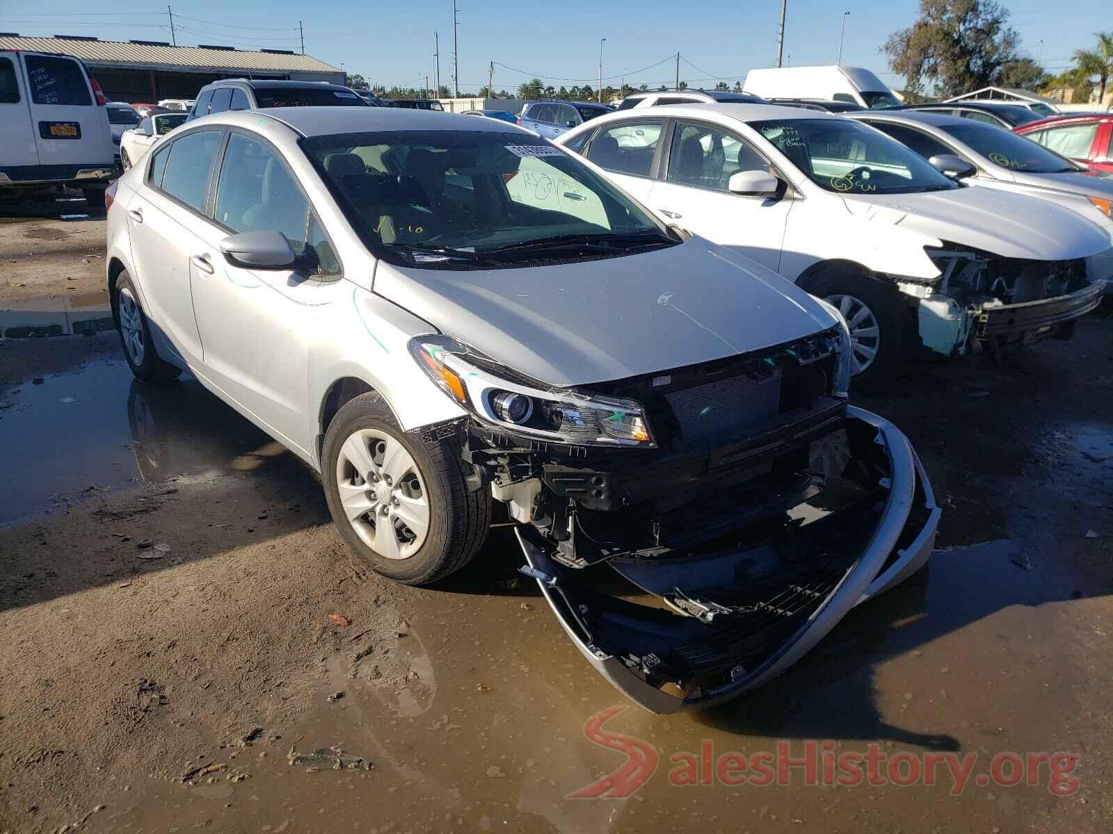 3KPFK4A75JE241682 2018 KIA FORTE