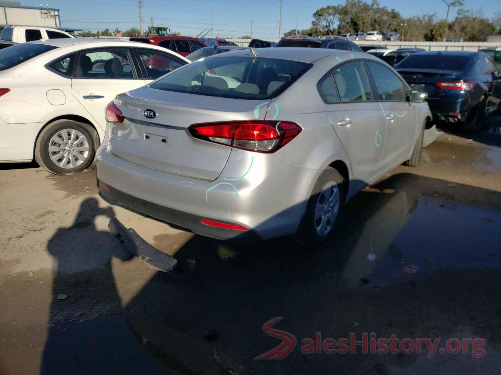 3KPFK4A75JE241682 2018 KIA FORTE