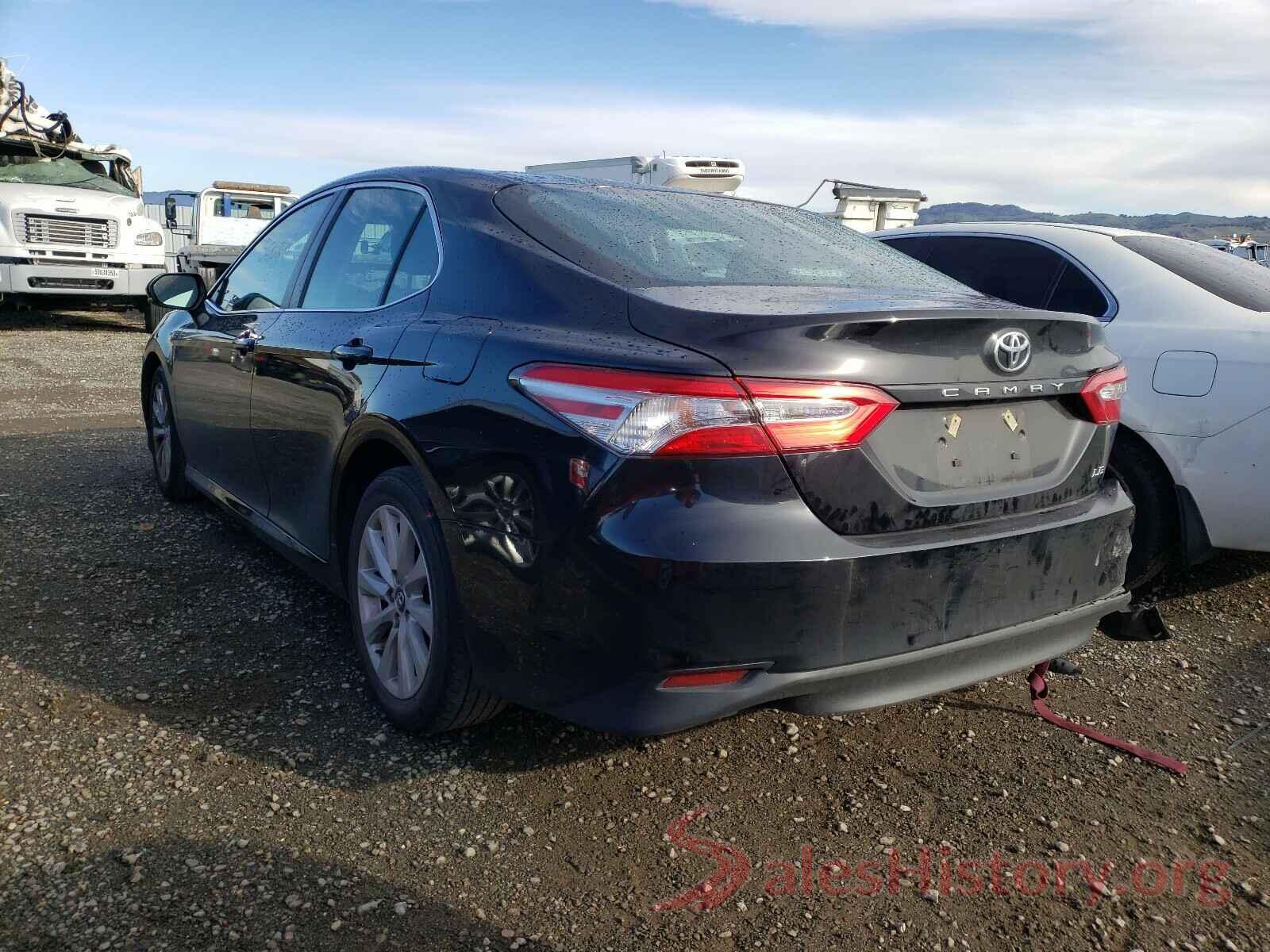 4T1B11HK8JU593596 2018 TOYOTA CAMRY