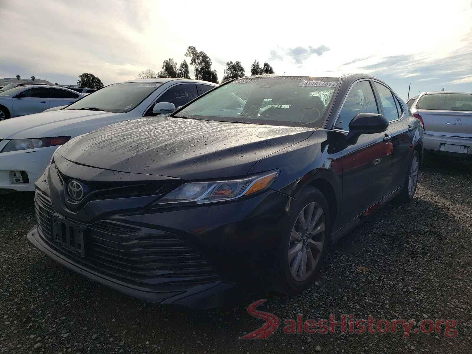 4T1B11HK8JU593596 2018 TOYOTA CAMRY