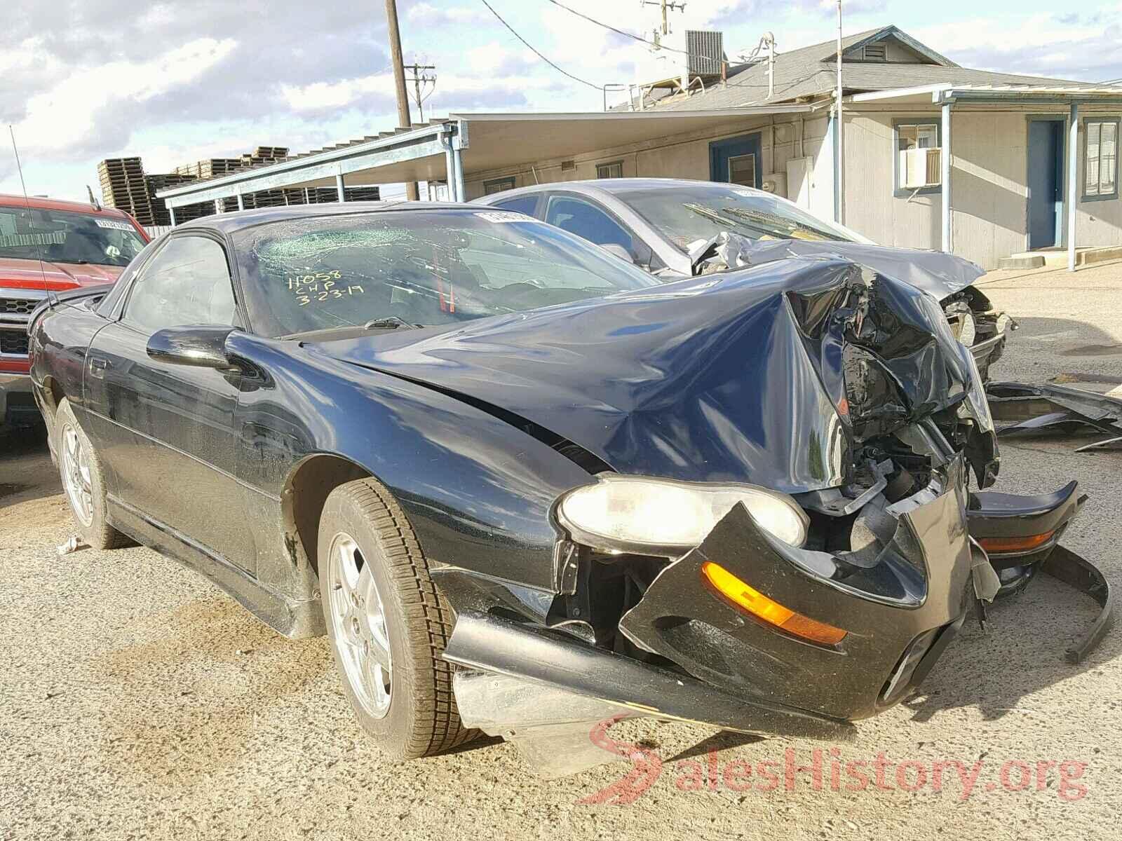 2C4RDGBG0GR116135 2000 CHEVROLET CAMARO