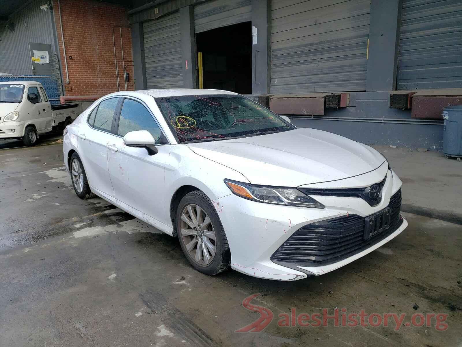 4T1B11HK4JU025684 2018 TOYOTA CAMRY