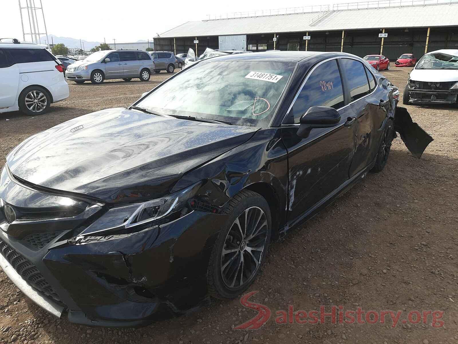 4T1B11HK1JU665822 2018 TOYOTA CAMRY