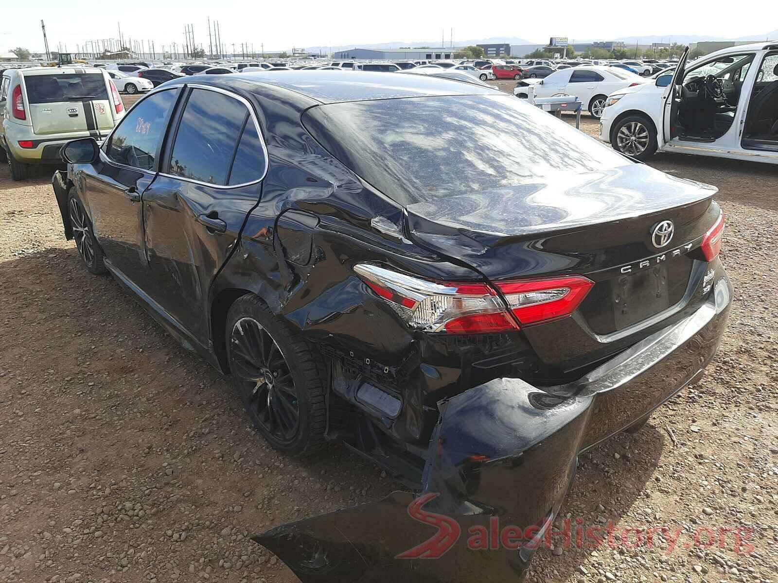 4T1B11HK1JU665822 2018 TOYOTA CAMRY