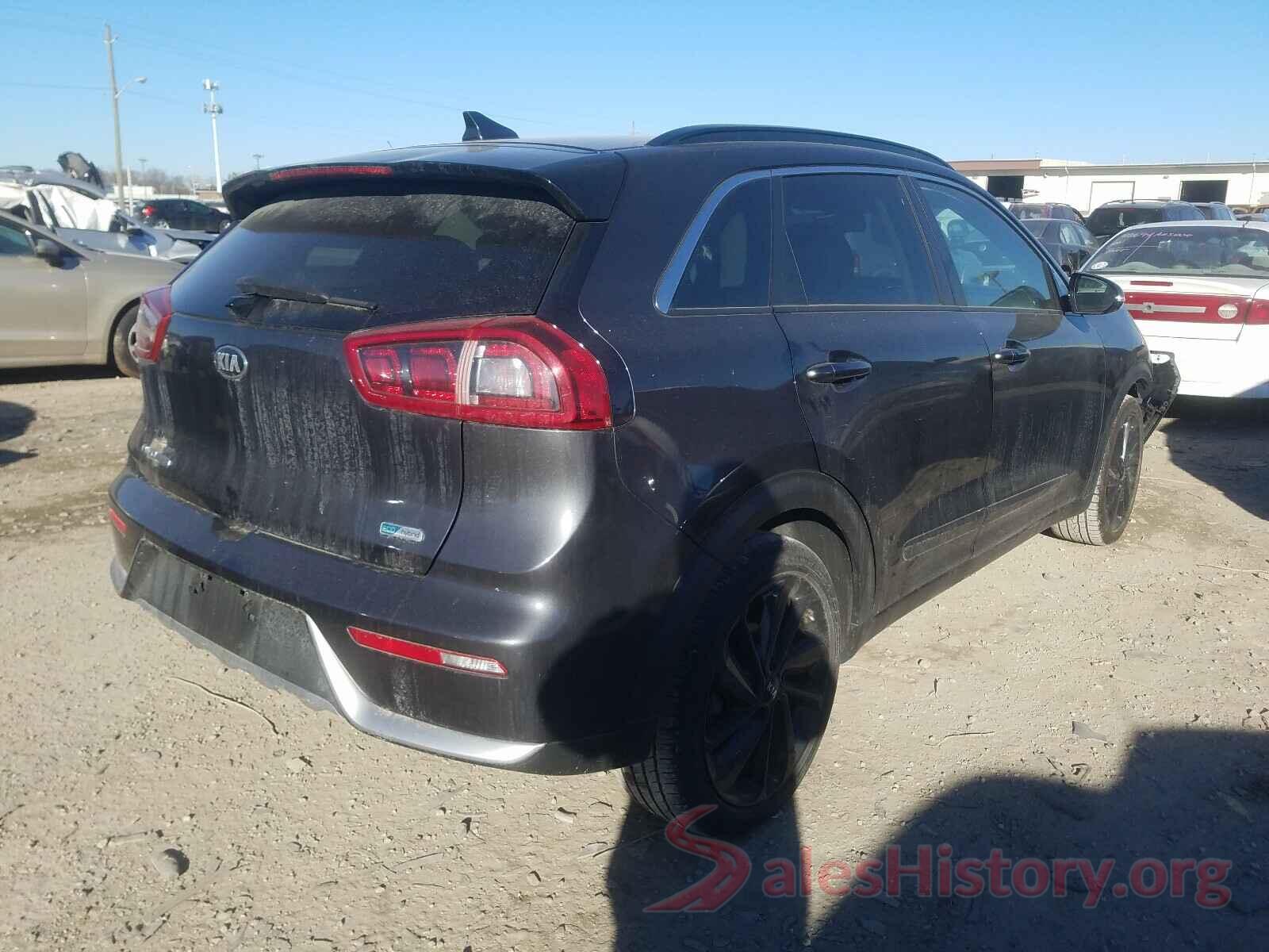 KNDCC3LC6J5135631 2018 KIA NIRO