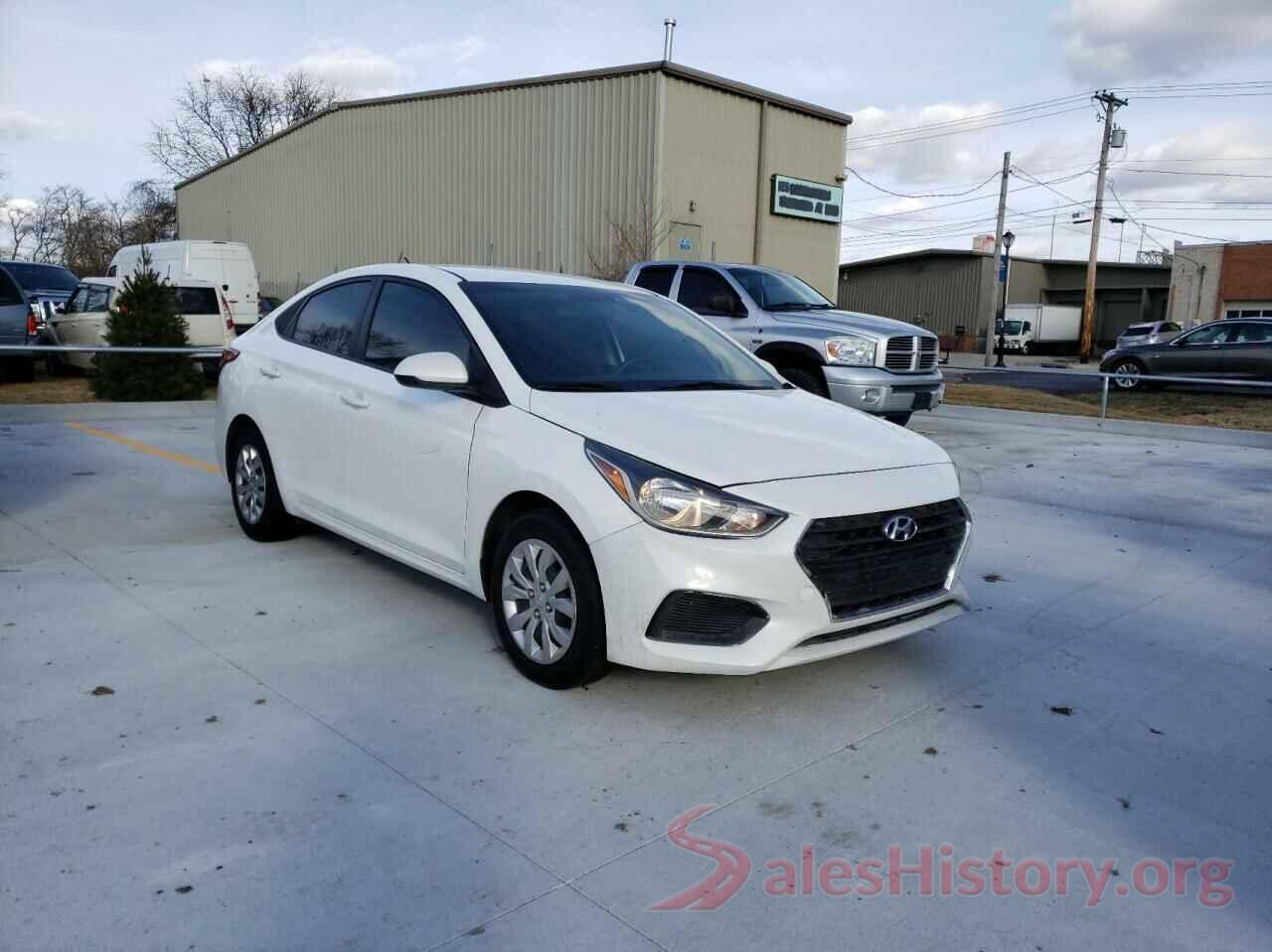 3KPC24A33JE026110 2018 HYUNDAI ACCENT