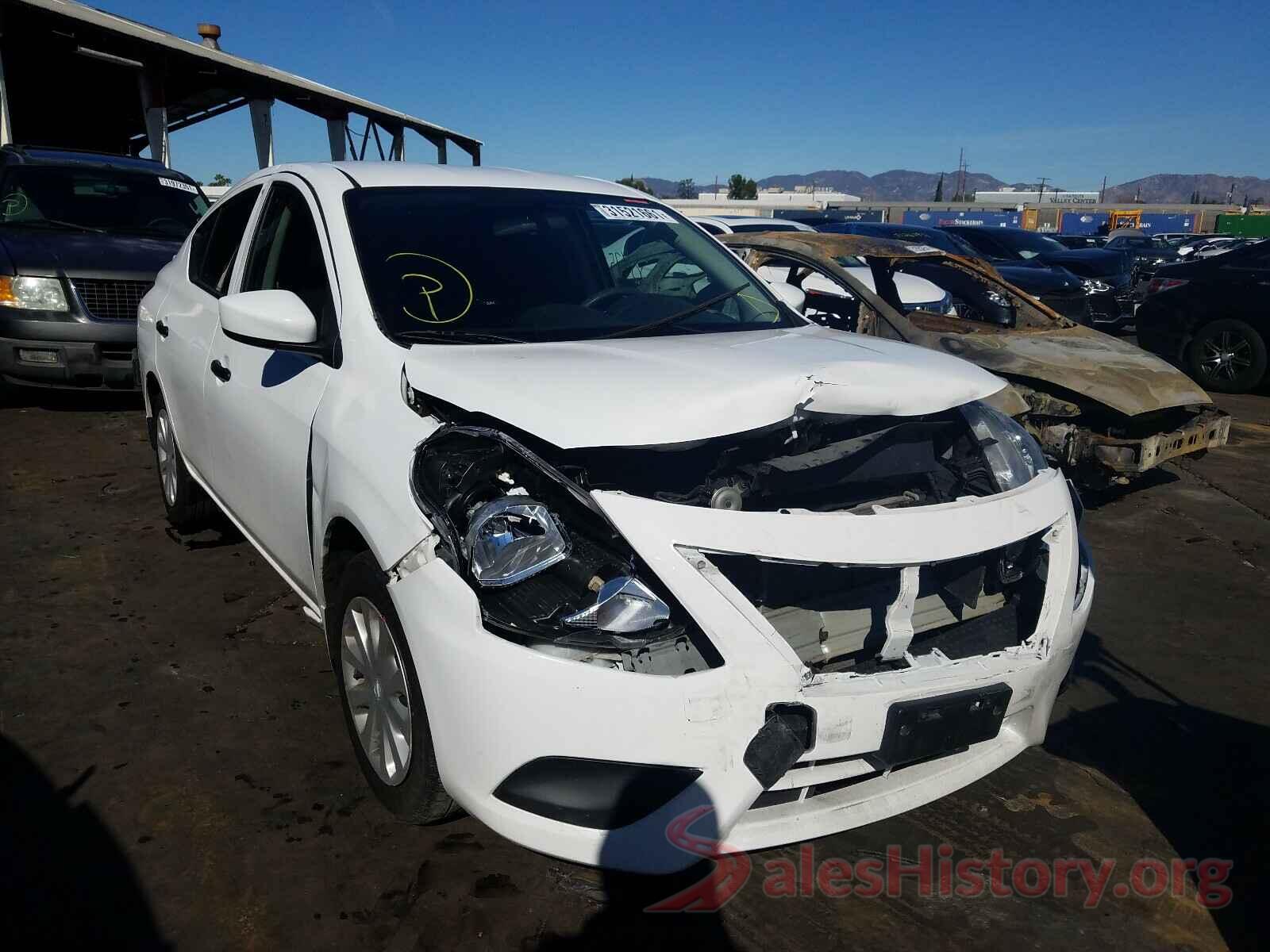 3N1CN7AP4JL810225 2018 NISSAN VERSA