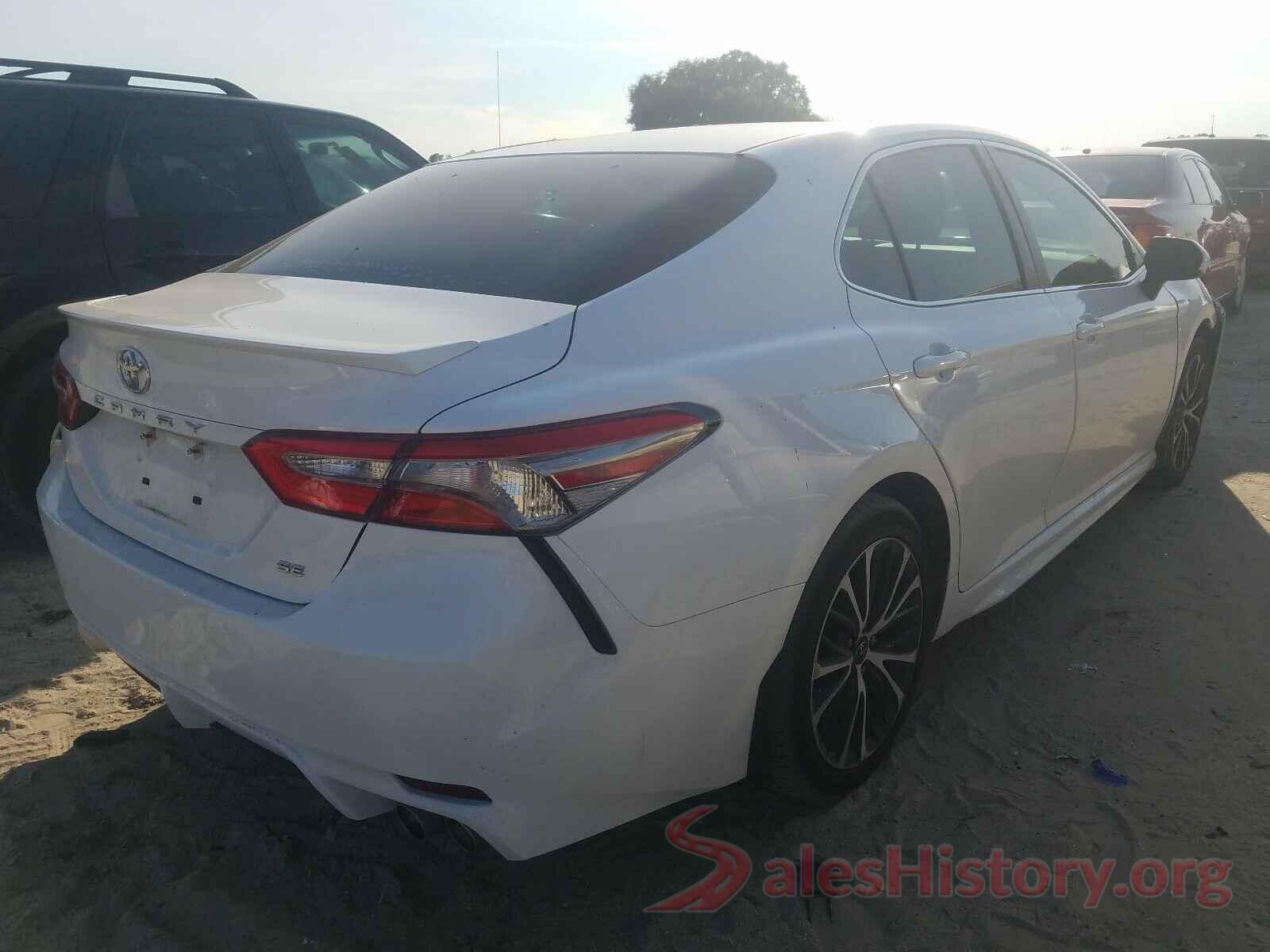 4T1B11HK5JU118133 2018 TOYOTA CAMRY