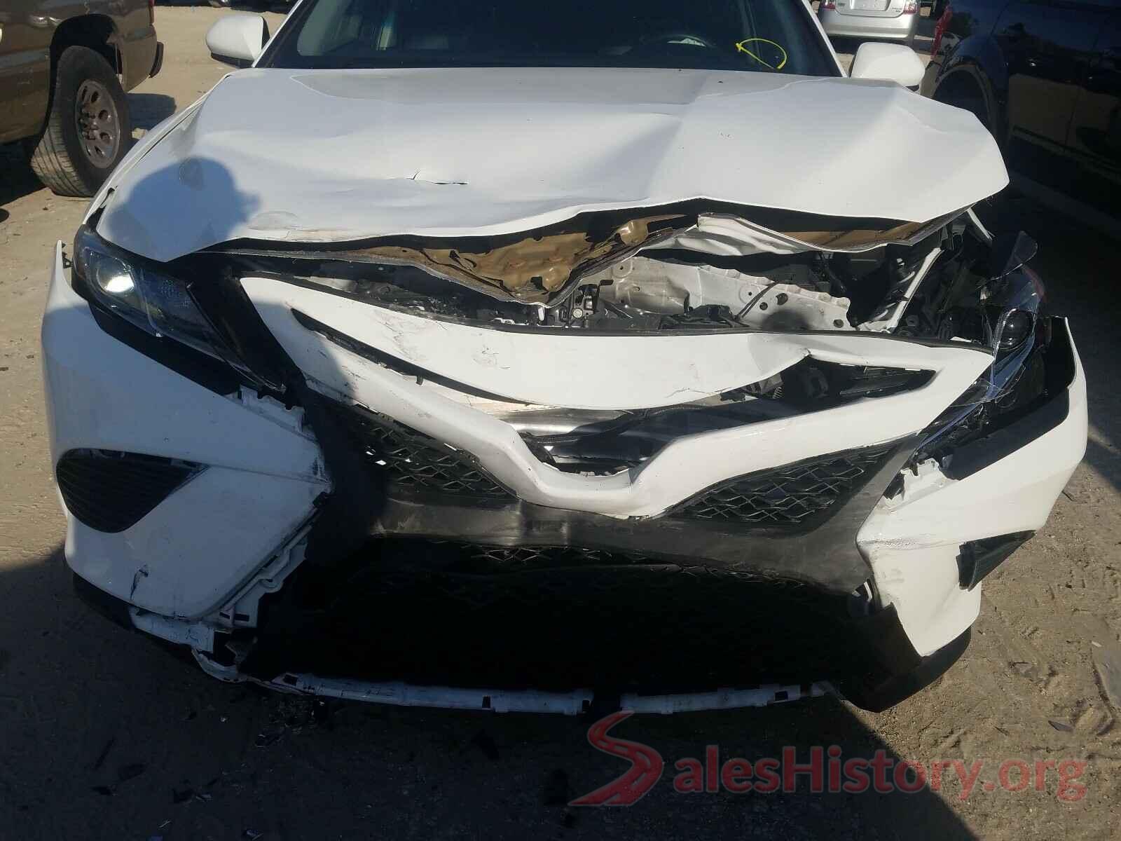 4T1B11HK5JU118133 2018 TOYOTA CAMRY