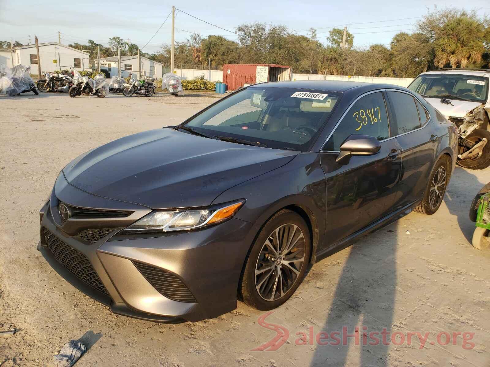 4T1B11HK2KU733272 2019 TOYOTA CAMRY