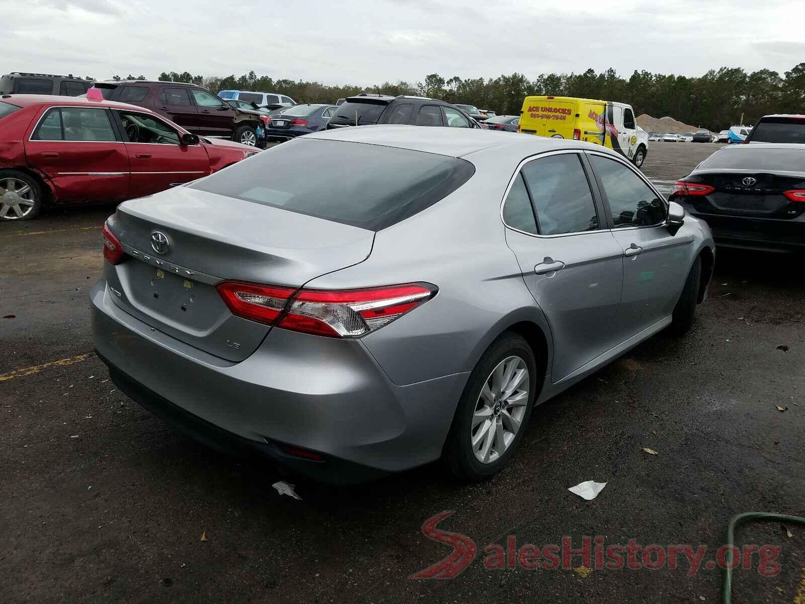 4T1B11HK8JU652629 2018 TOYOTA CAMRY