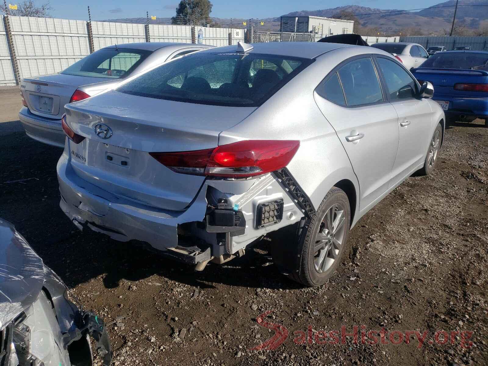 5NPD84LFXJH267247 2018 HYUNDAI ELANTRA