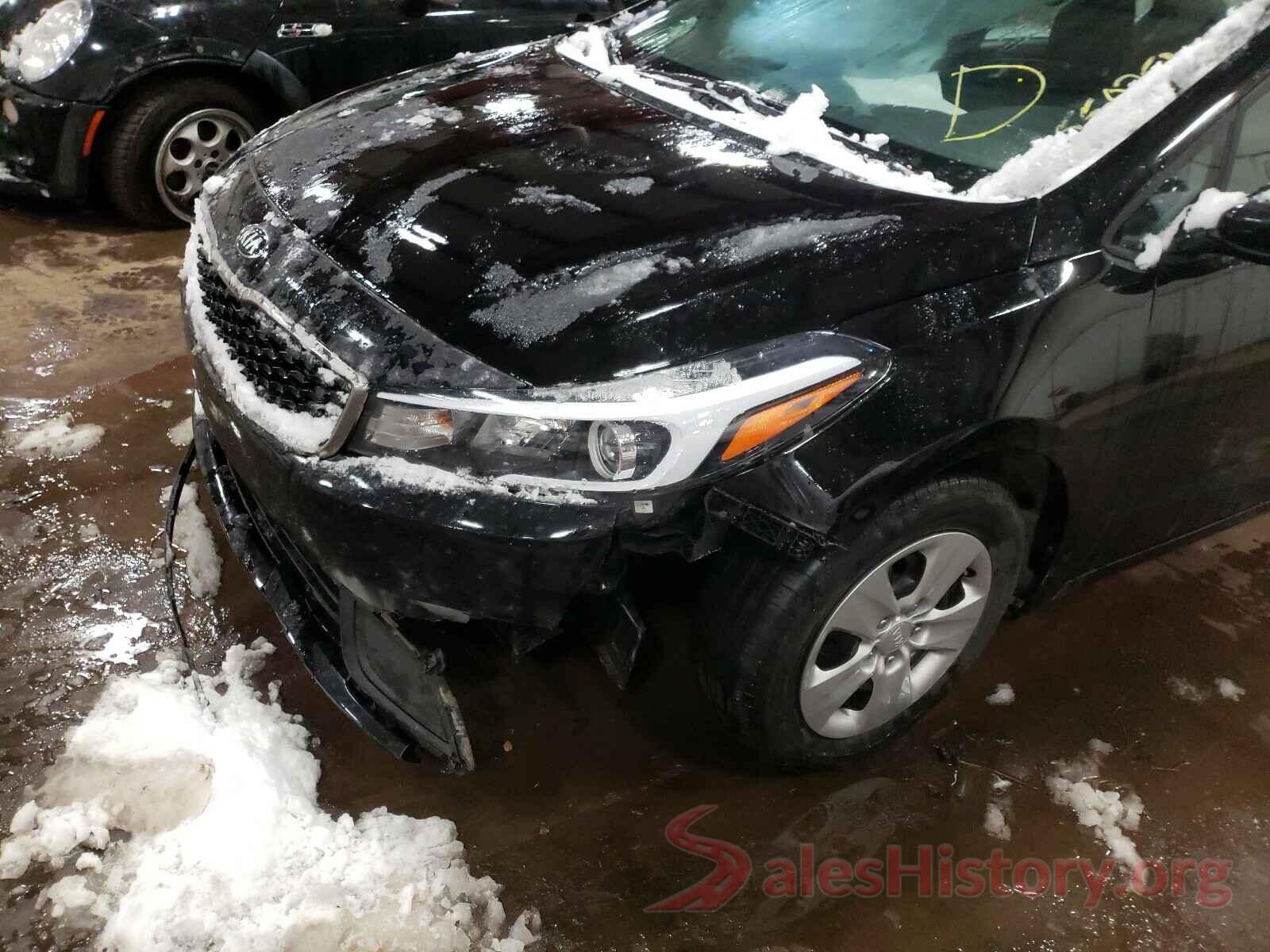 3KPFK4A75JE185565 2018 KIA FORTE