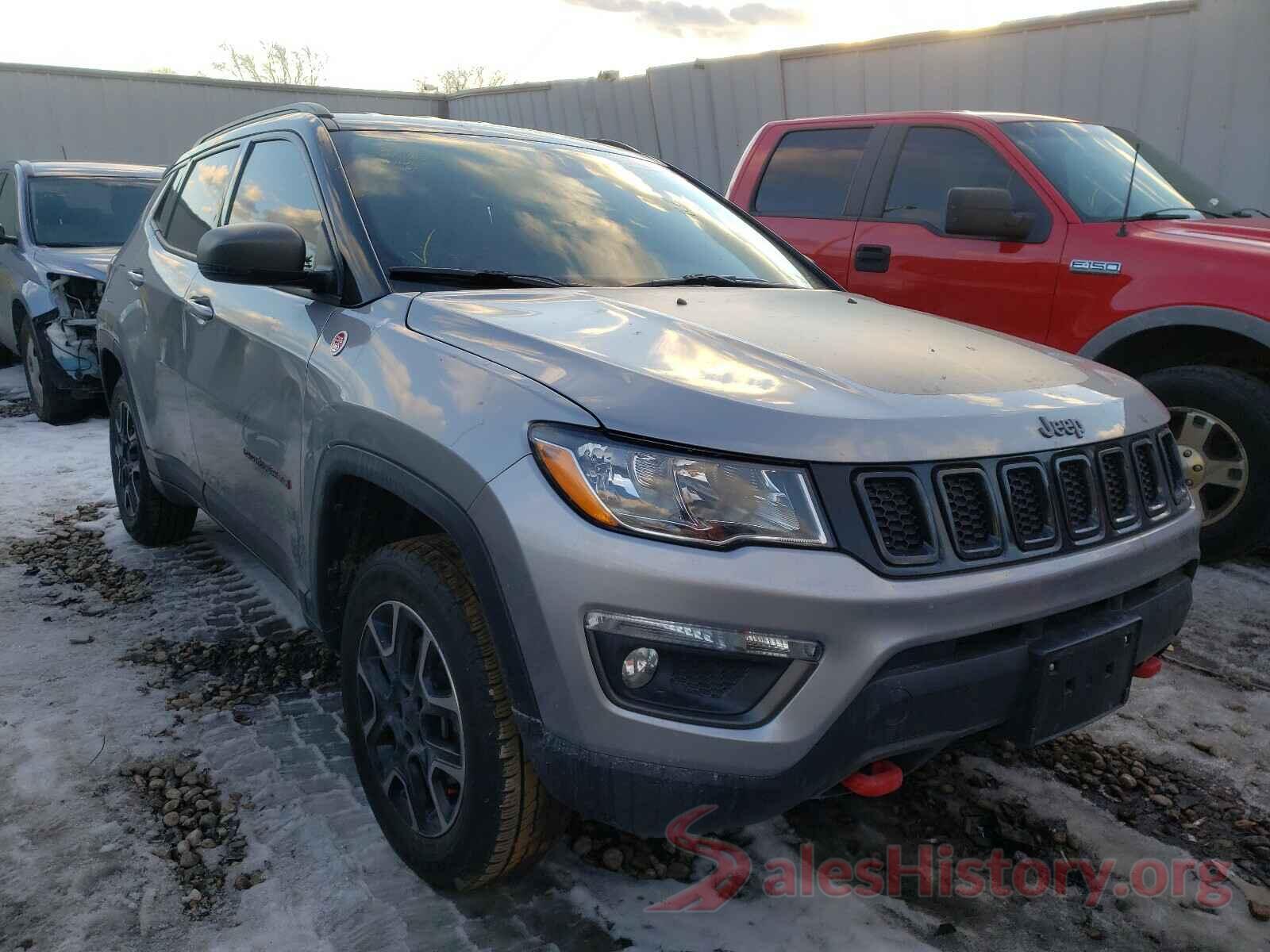 3C4NJDDB5KT721667 2019 JEEP COMPASS