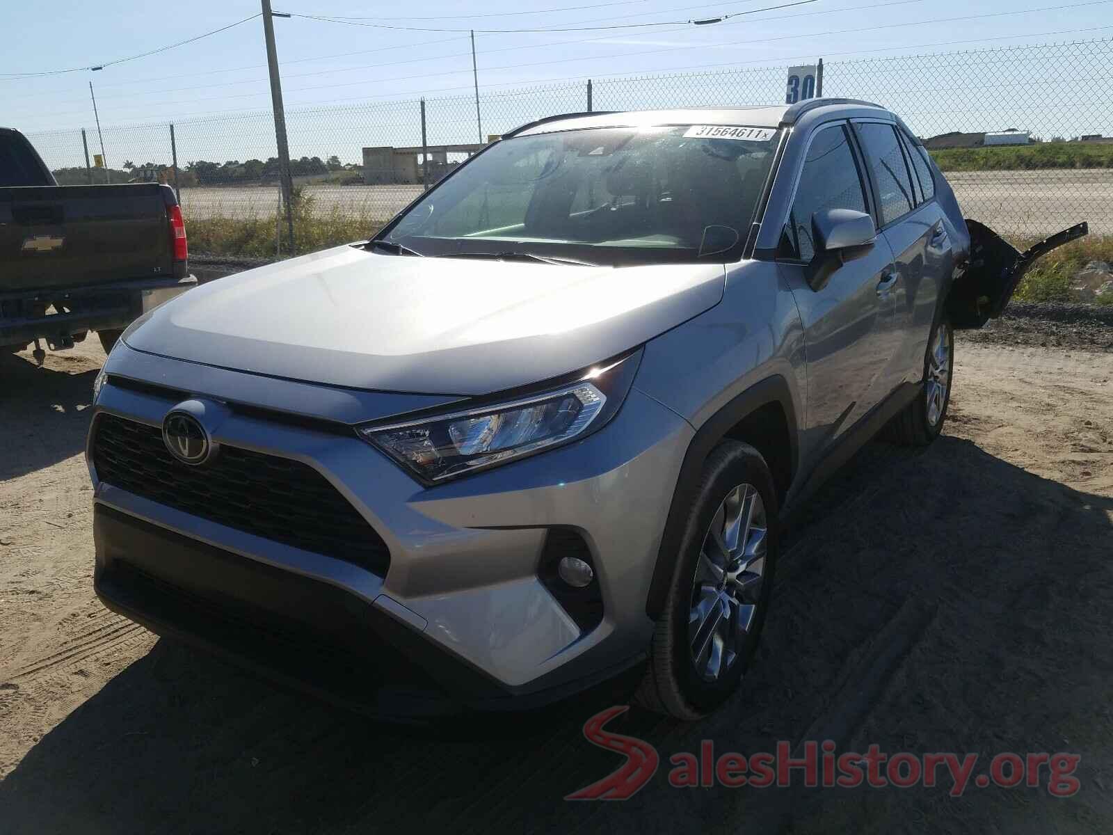 JTMC1RFV1KD021890 2019 TOYOTA RAV4