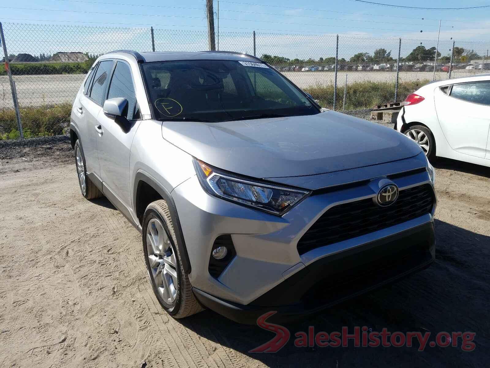 JTMC1RFV1KD021890 2019 TOYOTA RAV4