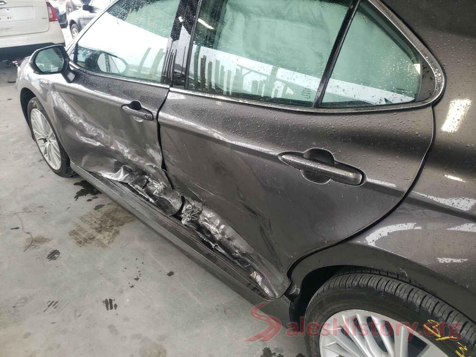 4T1B21HK4JU502837 2018 TOYOTA CAMRY