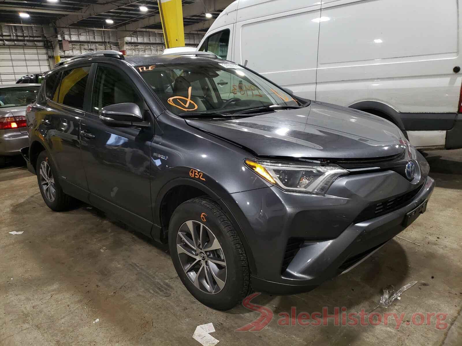 JTMRJREV1JD246210 2018 TOYOTA RAV4