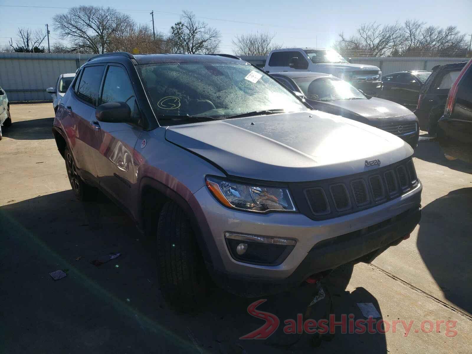 3C4NJDDB1KT790520 2019 JEEP COMPASS