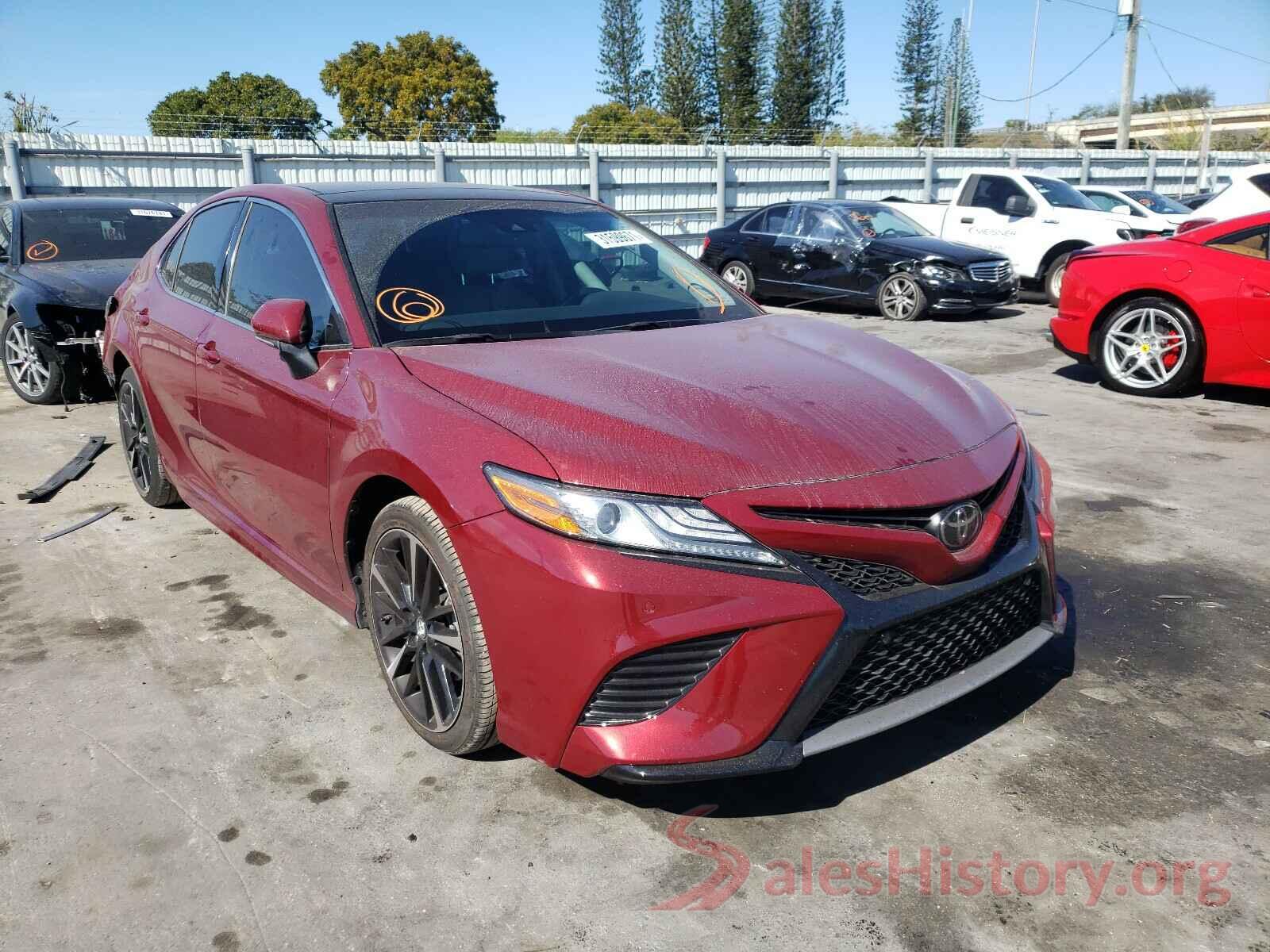 4T1B61HK8JU569123 2018 TOYOTA CAMRY