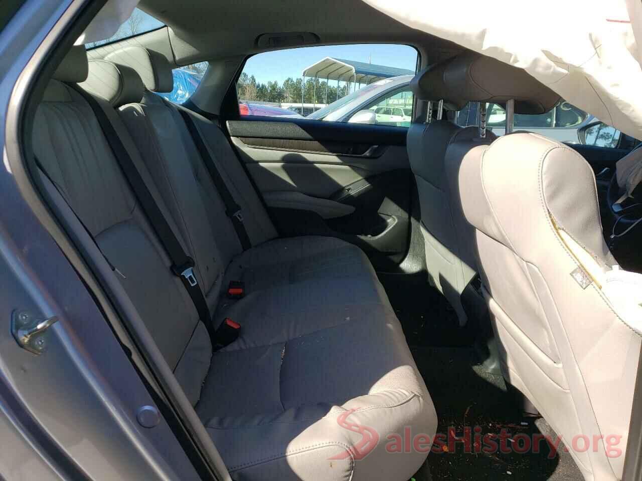 1HGCV3F52JA007905 2018 HONDA ACCORD