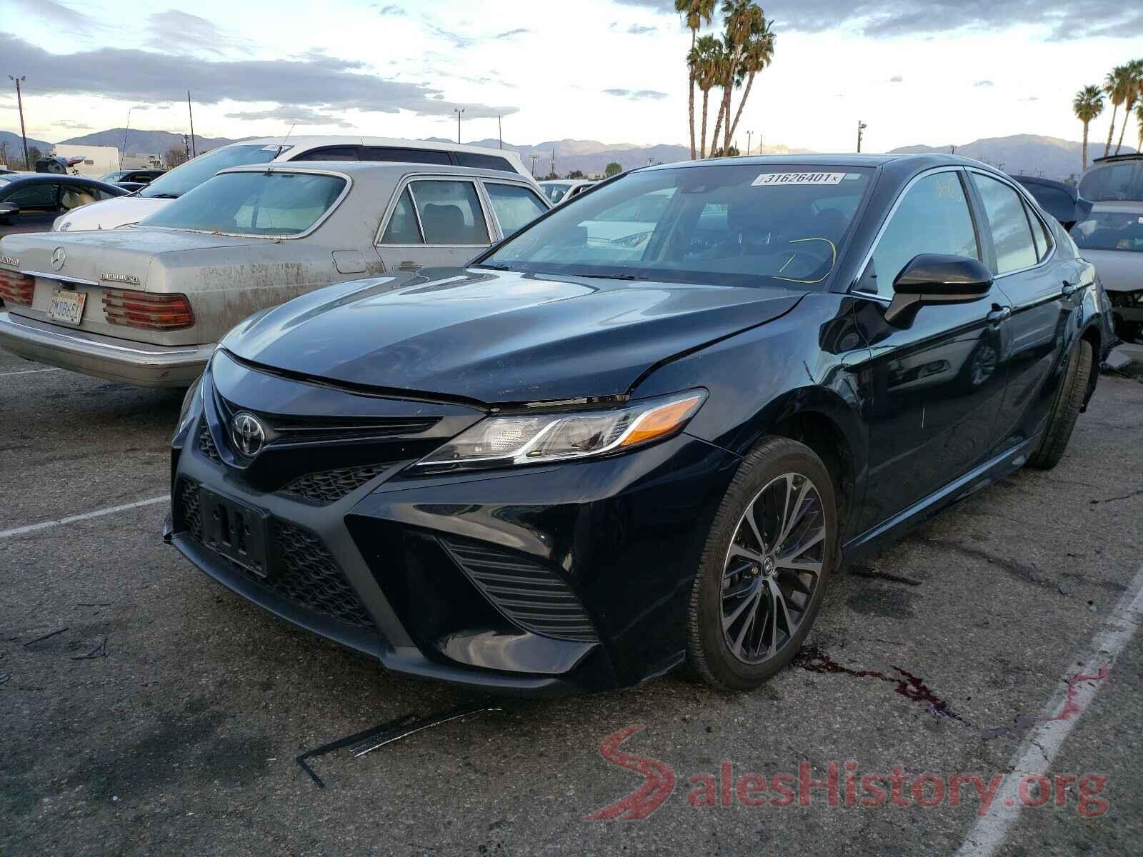 4T1B11HK2KU182406 2019 TOYOTA CAMRY