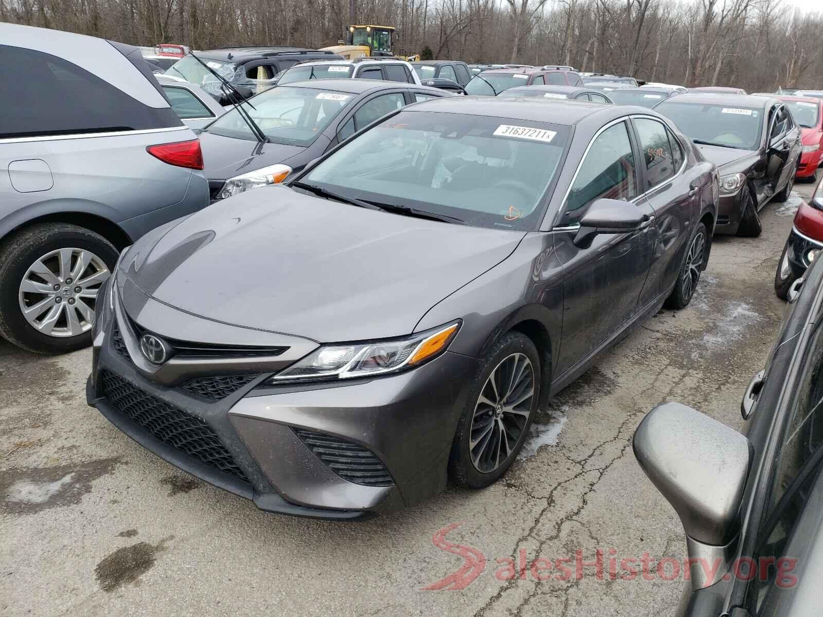 4T1B11HK6JU626949 2018 TOYOTA CAMRY